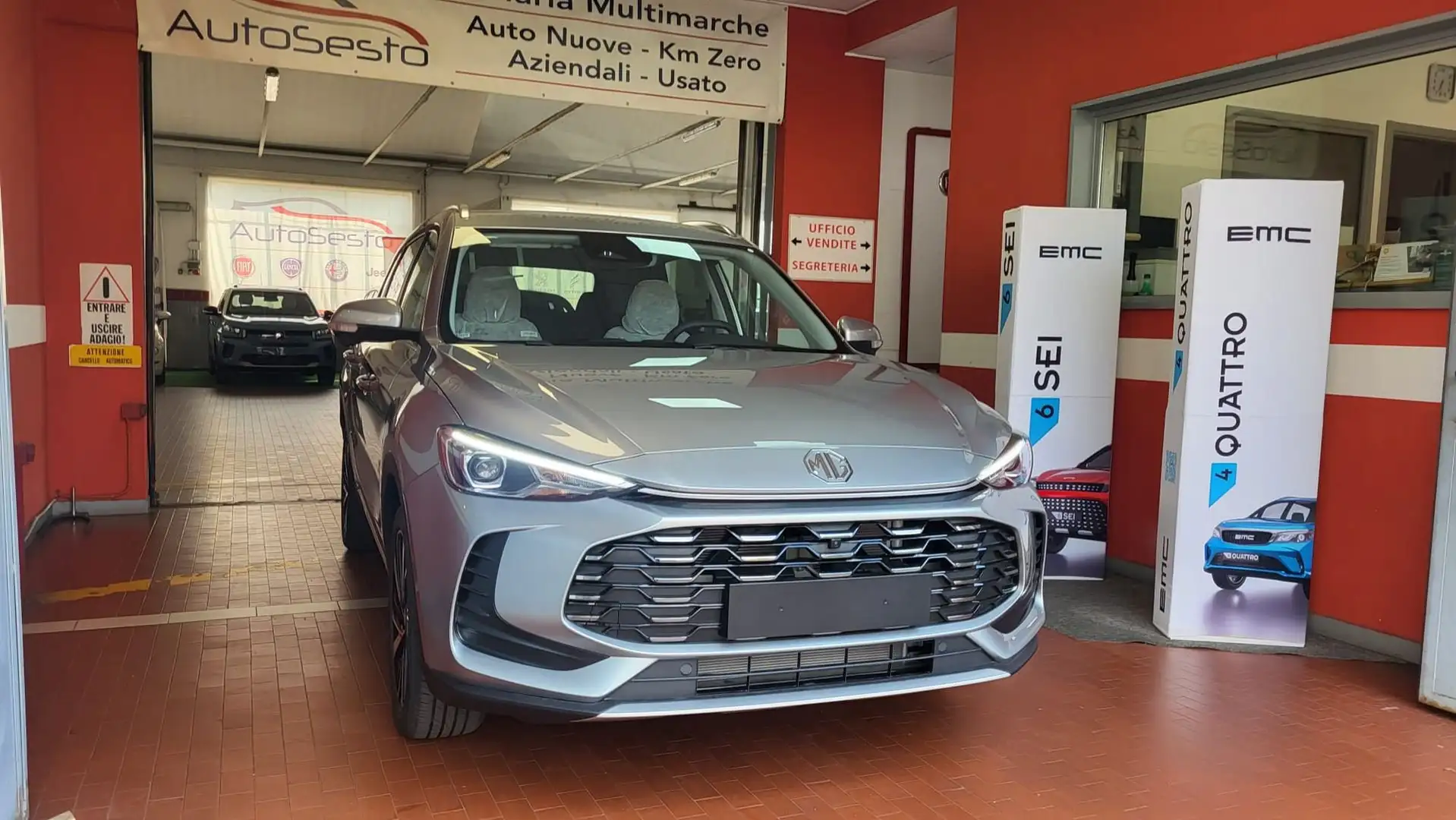 MG ZS ZS 1.5 Hybrid+ Luxury Gris - 2