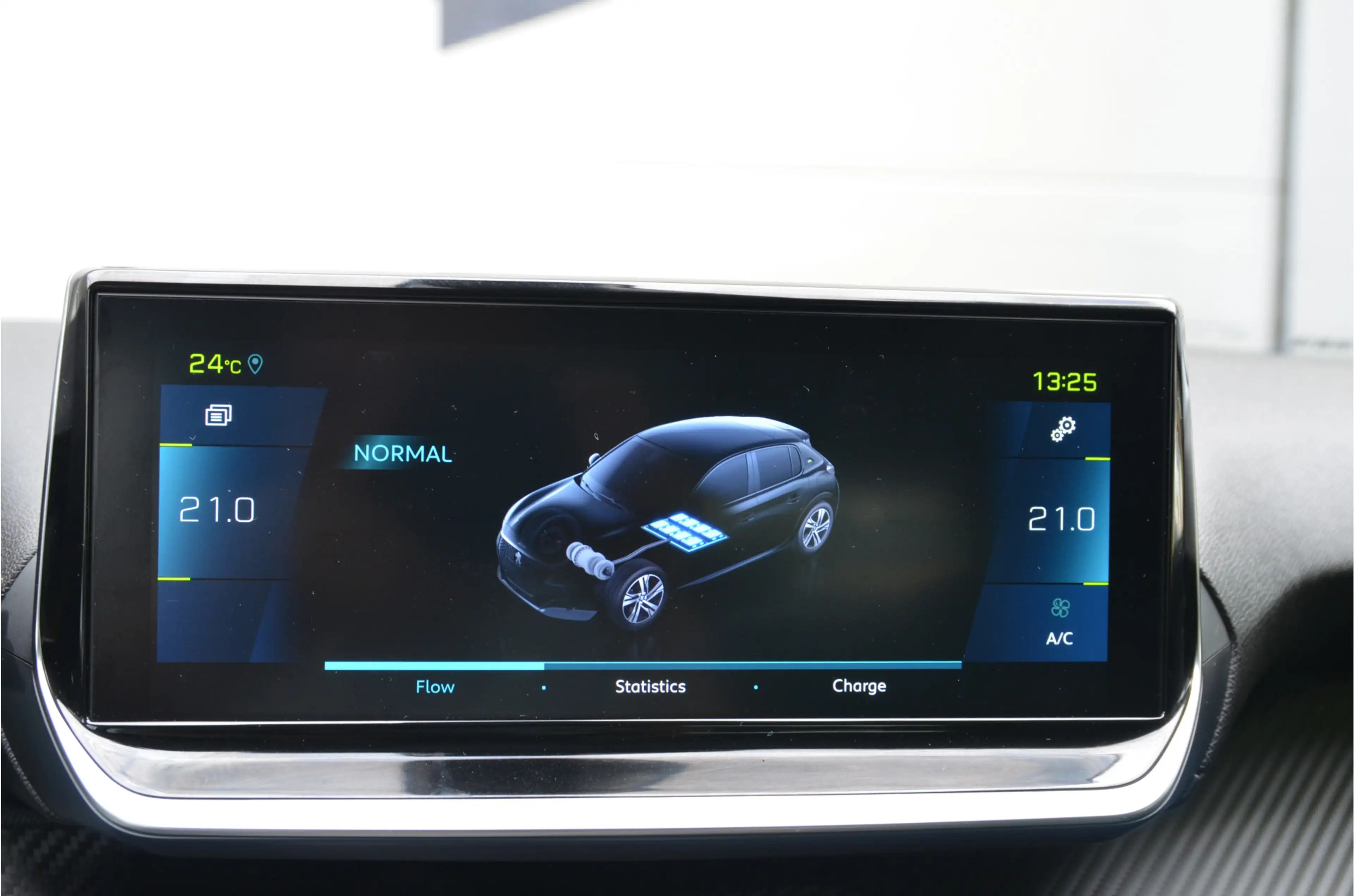 Peugeot e-208 EV Allure Pack 50 kWh 10" Scherm! — photo 23