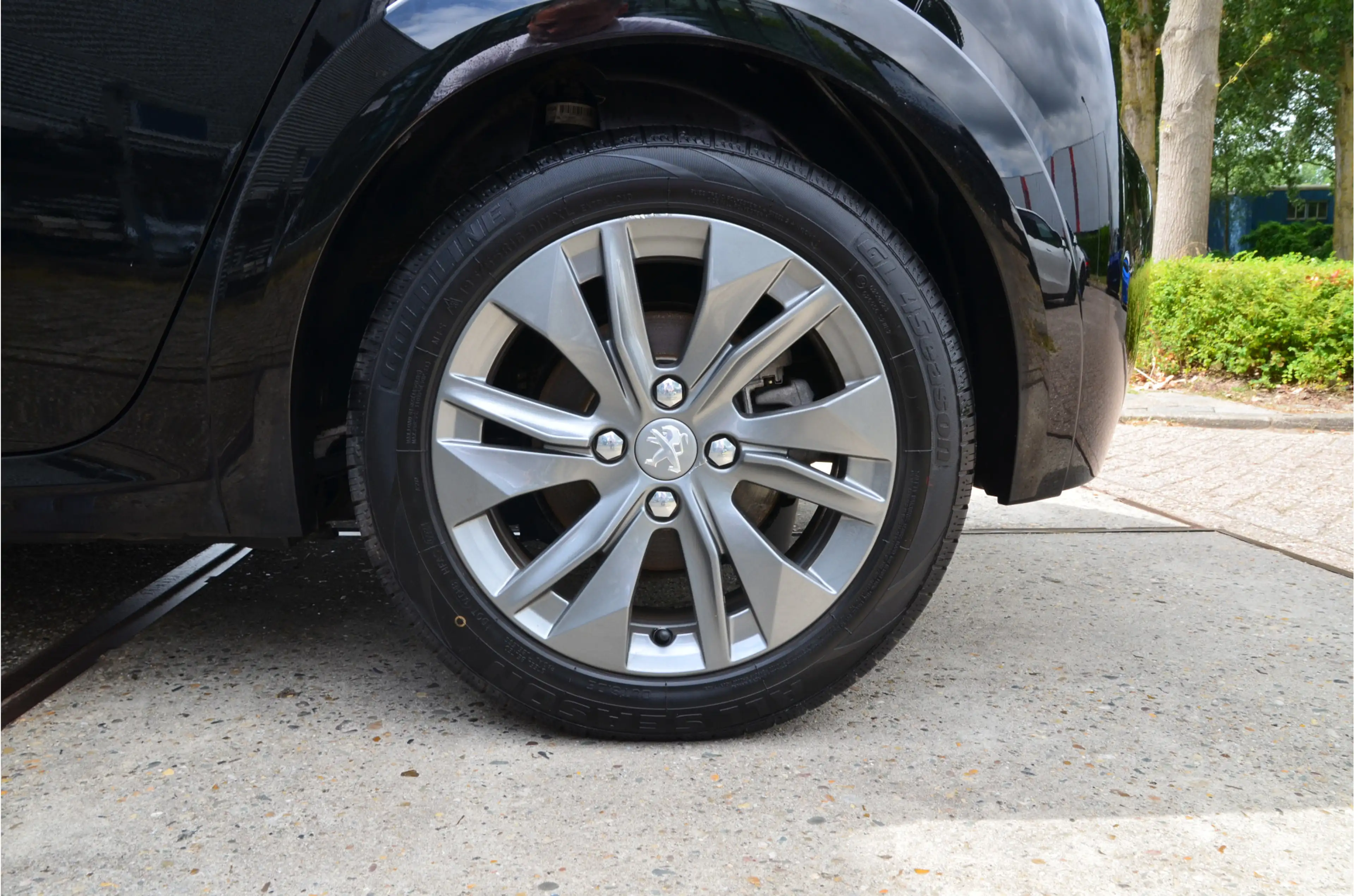 Peugeot e-208 EV Allure Pack 50 kWh 10" Scherm! — photo 32
