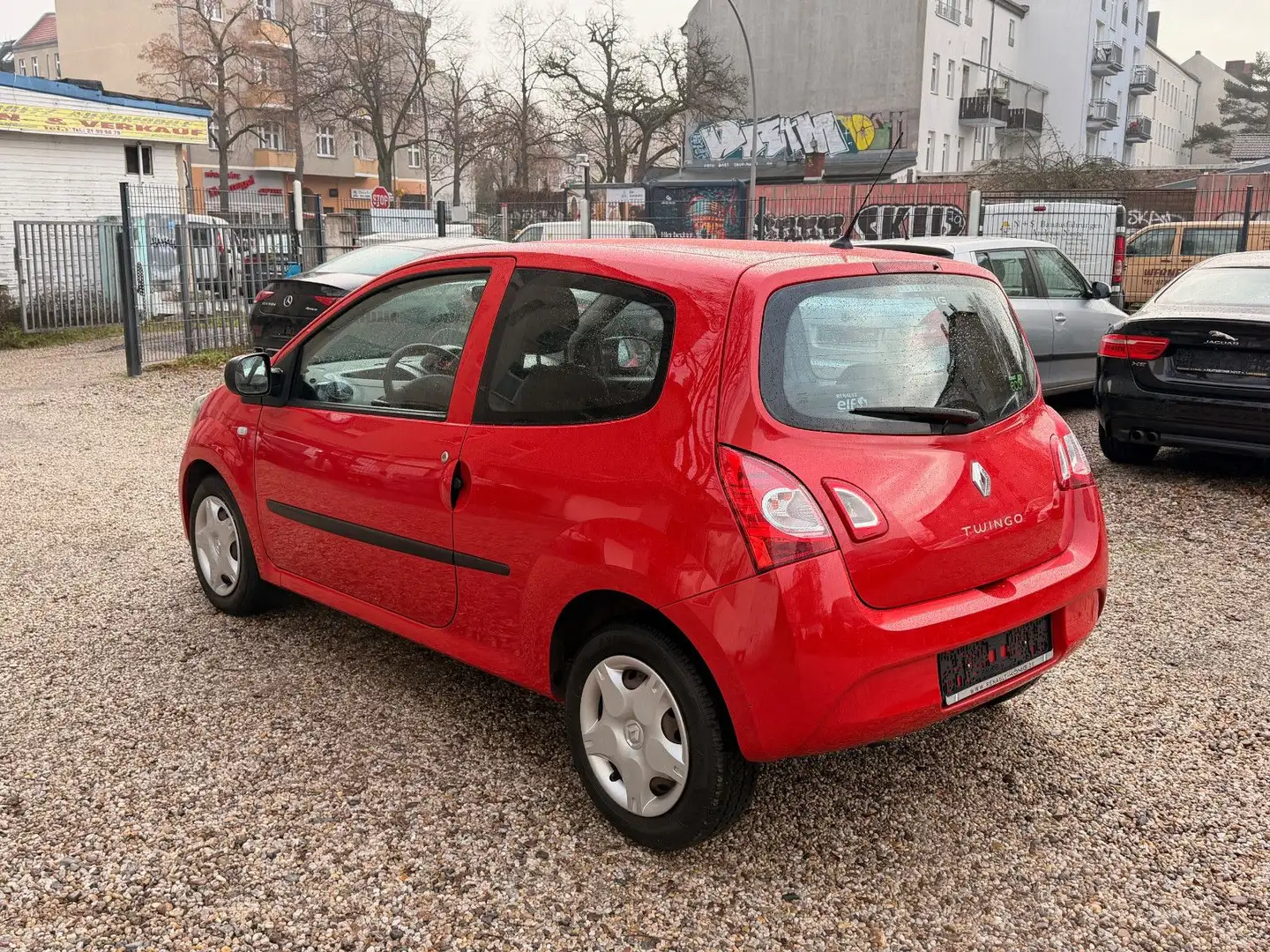 Renault Twingo Expression 32TKM  75PS  TÜV 08/27 TOP Rot - 2