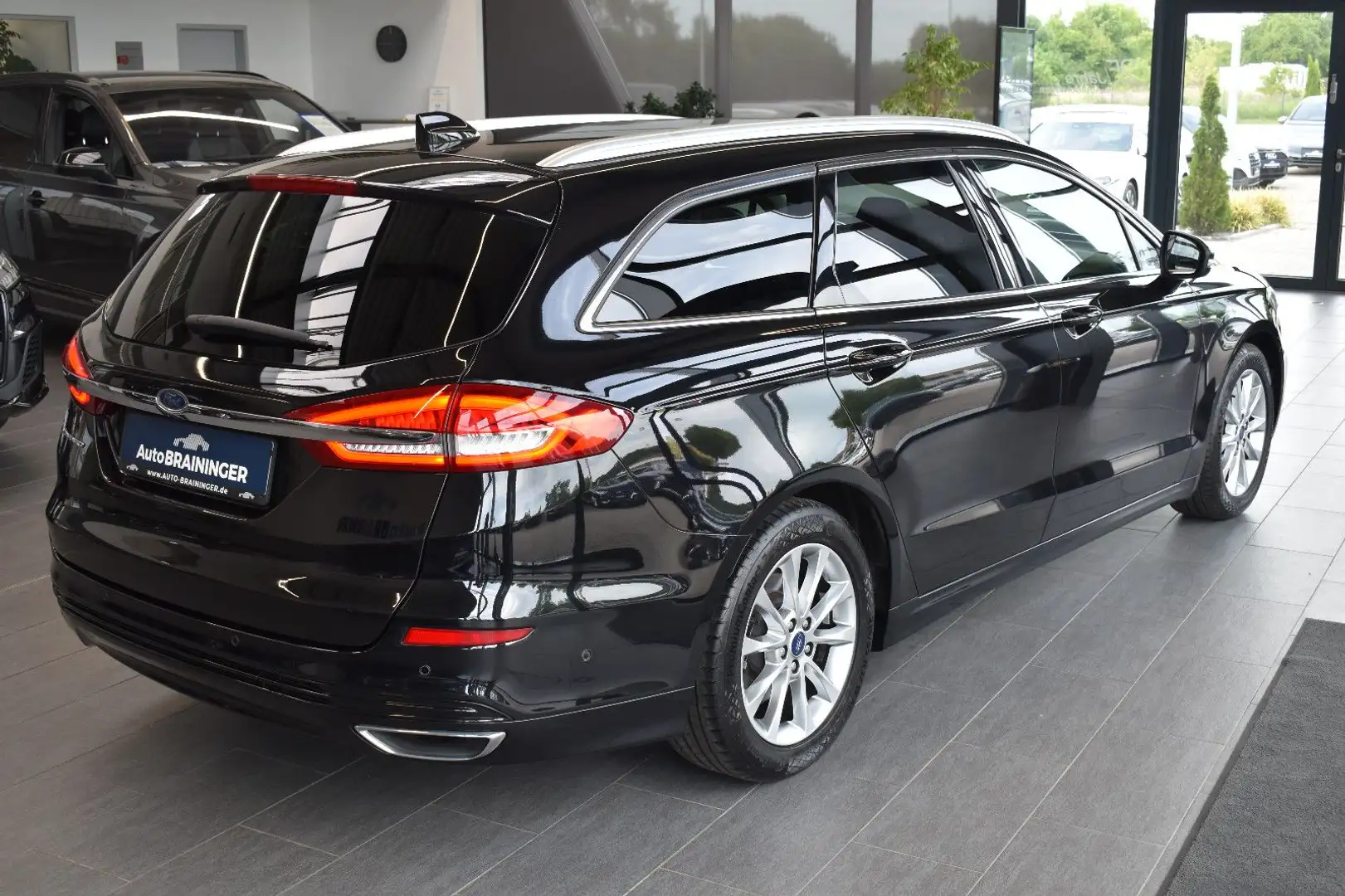 Ford Mondeo Turnier 2.0TDCi Titanium LED~Navi3D~AHK Fekete - 2