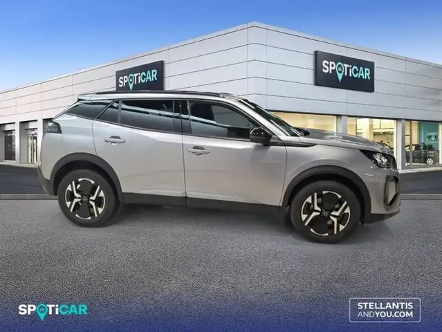 Peugeot 2008 view 4