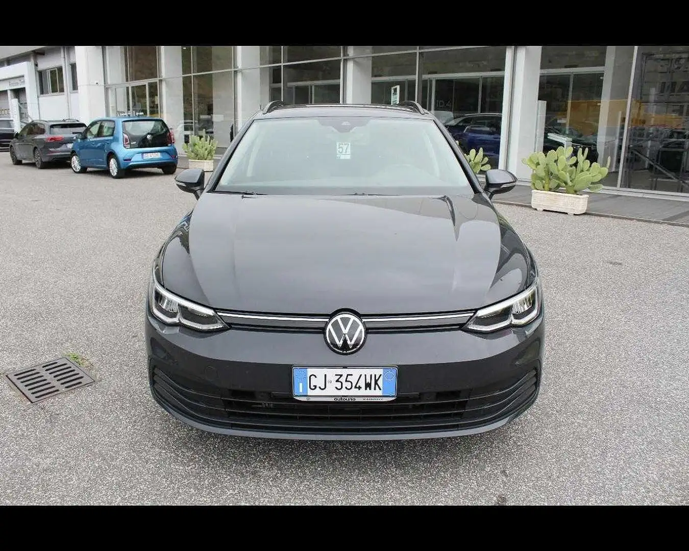 Volkswagen Golf Variant GOLF GOLF 8 VARIANT 1.5 TGI LIFE 130CV MY 22 Grigio - 2