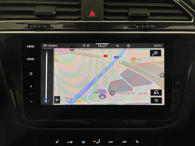 Volkswagen Tiguan view 3