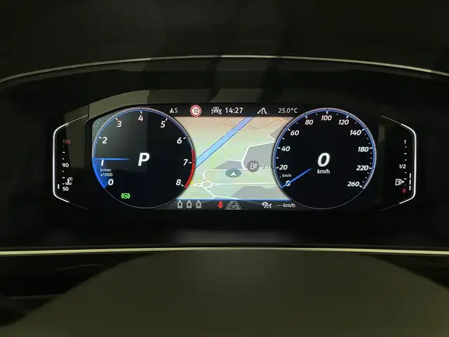 Volkswagen Tiguan view 2