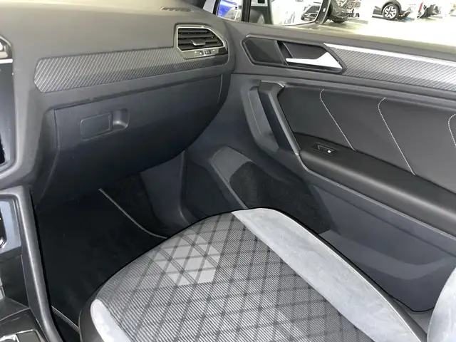 Volkswagen Tiguan view 9