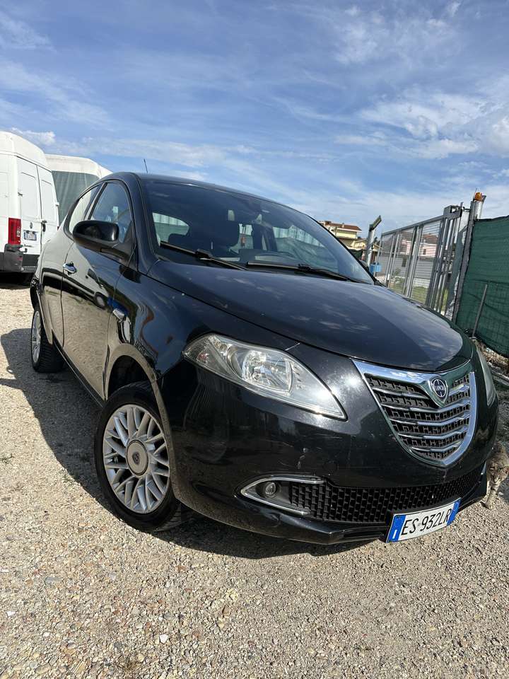 Lancia Ypsilon 1.2 8v Silver s/c.traz.,esp ecochic Gpl 69cv