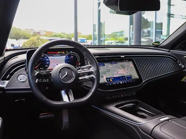 Mercedes-Benz 300 view 15