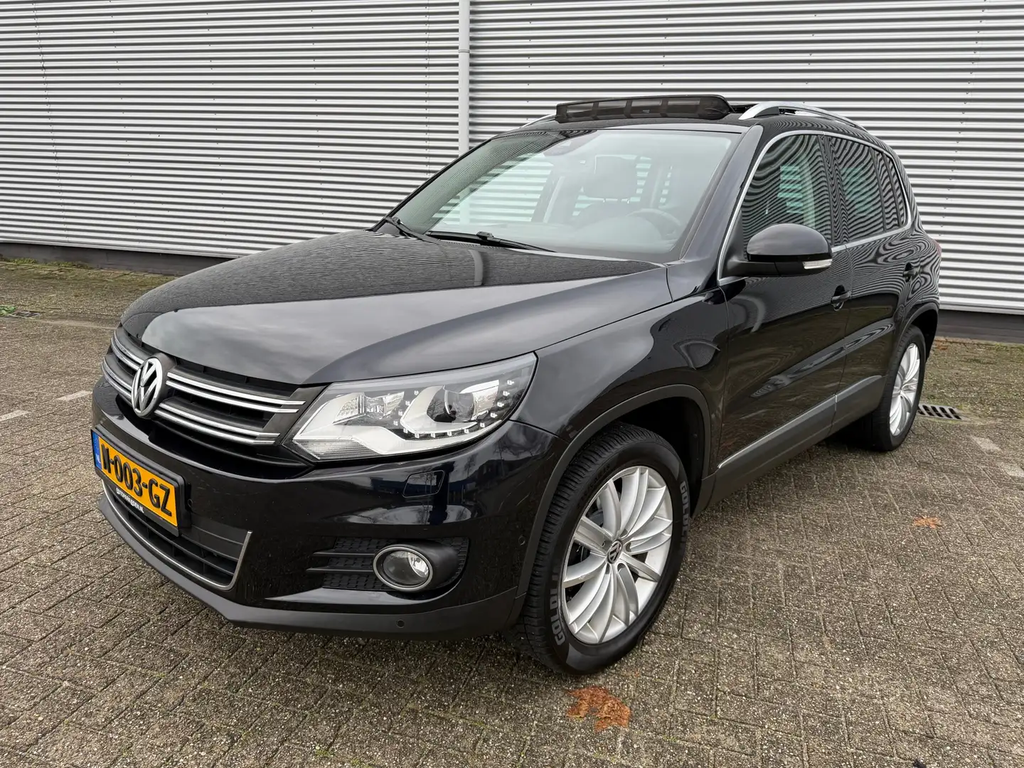 Volkswagen Tiguan 2.0 TSI Sport&Style 4Motion Automaat,Panorama,Navi Zwart - 2