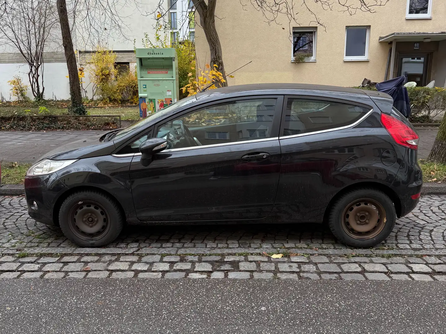 Ford Fiesta Fiesta 1.25 Viva Schwarz - 2