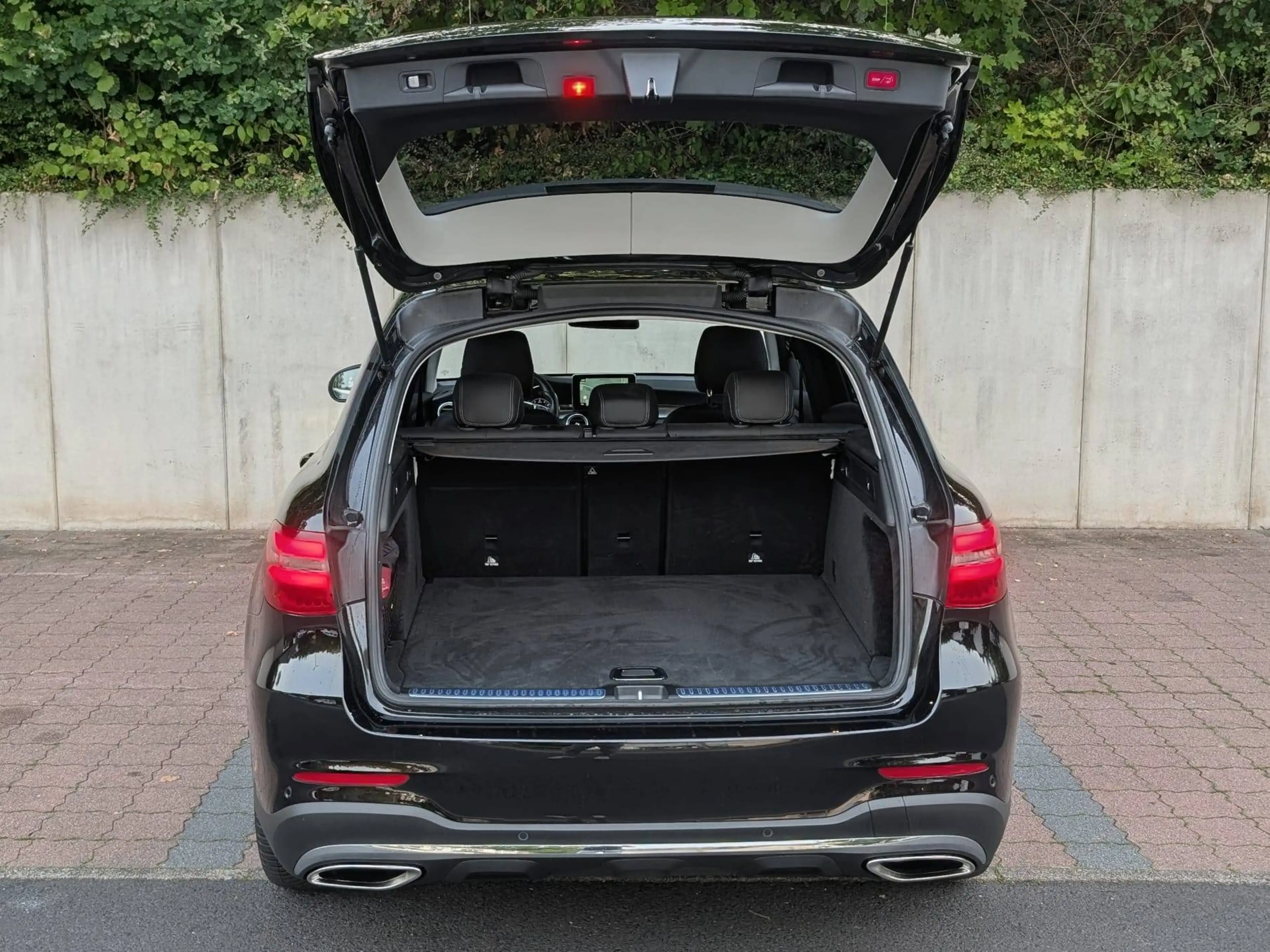 Mercedes-Benz GLC 250 4Matic AMG Rentner VOLL Scheckheft 2.Hd — photo 7
