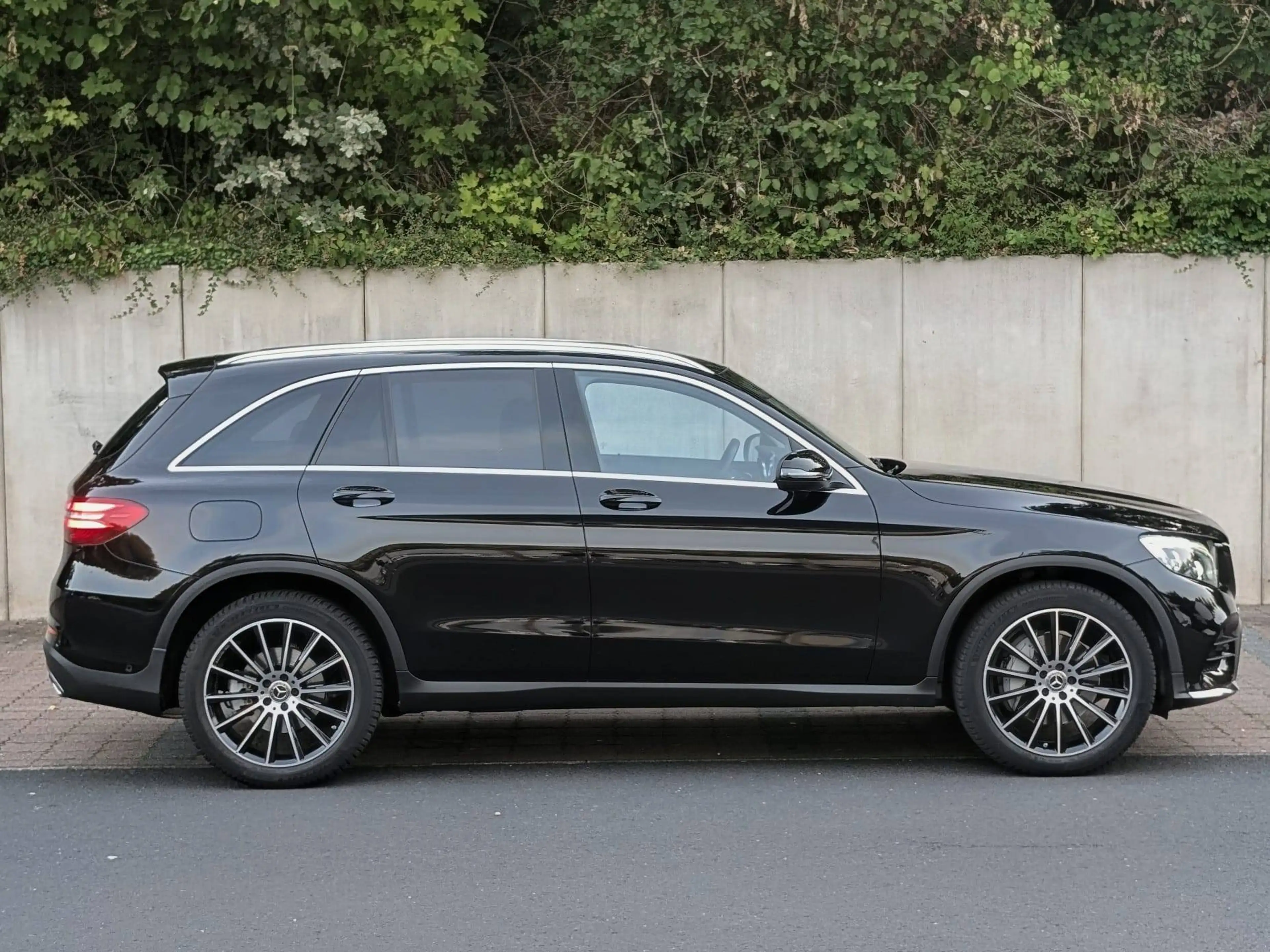 Mercedes-Benz GLC 250 4Matic AMG Rentner VOLL Scheckheft 2.Hd — photo 6