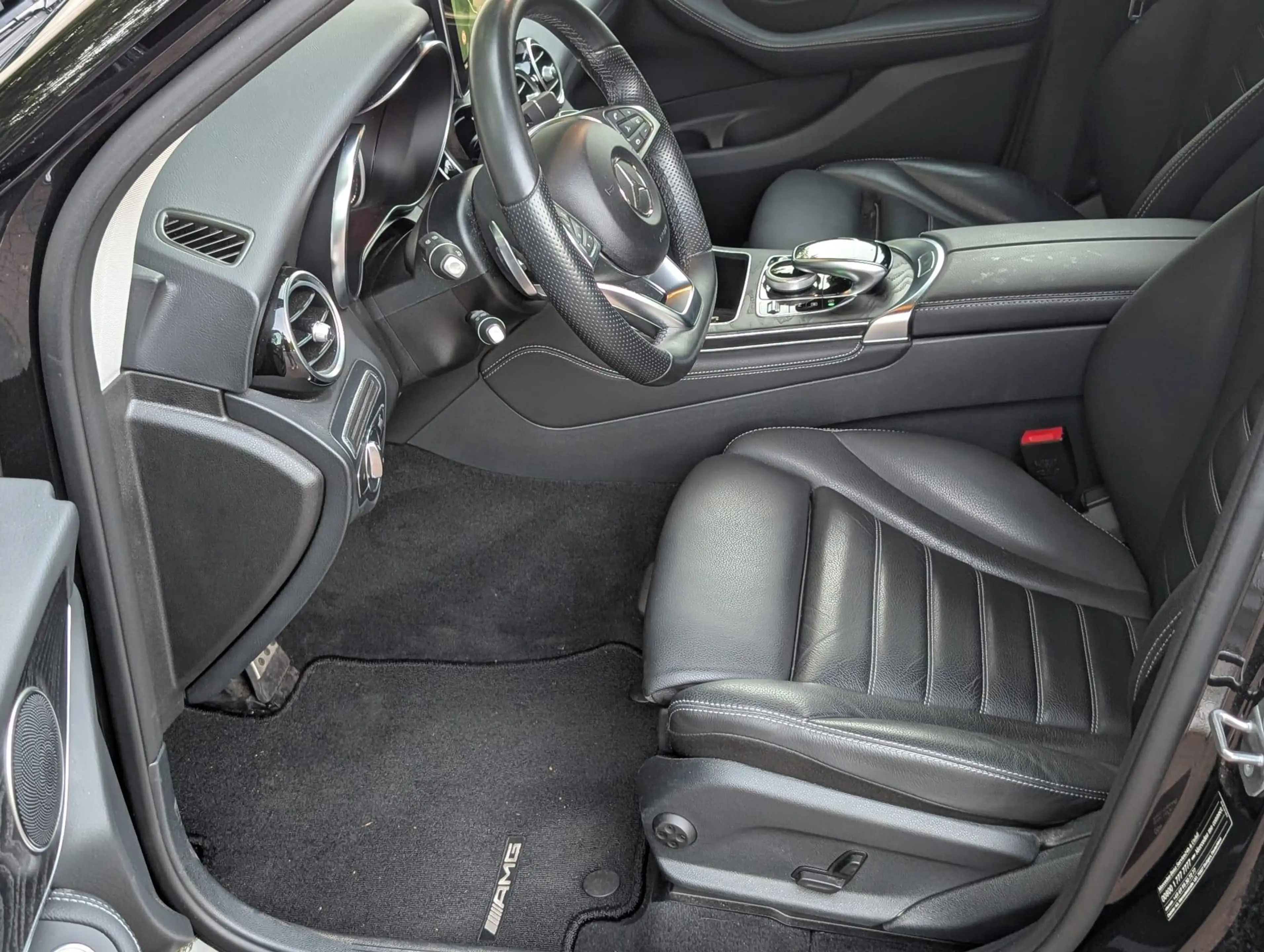 Mercedes-Benz GLC 250 4Matic AMG Rentner VOLL Scheckheft 2.Hd — photo 11
