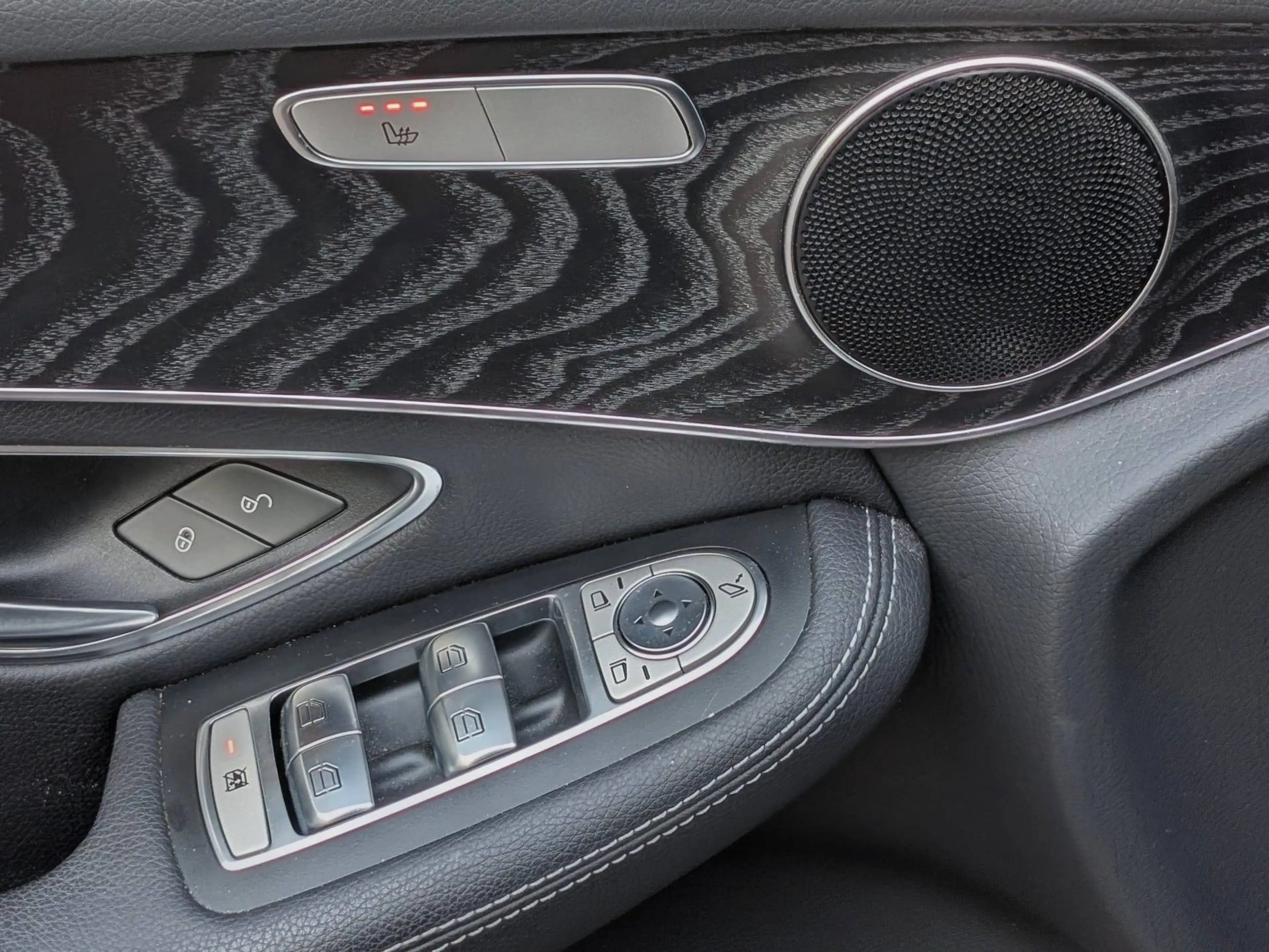 Mercedes-Benz GLC 250 4Matic AMG Rentner VOLL Scheckheft 2.Hd — photo 14