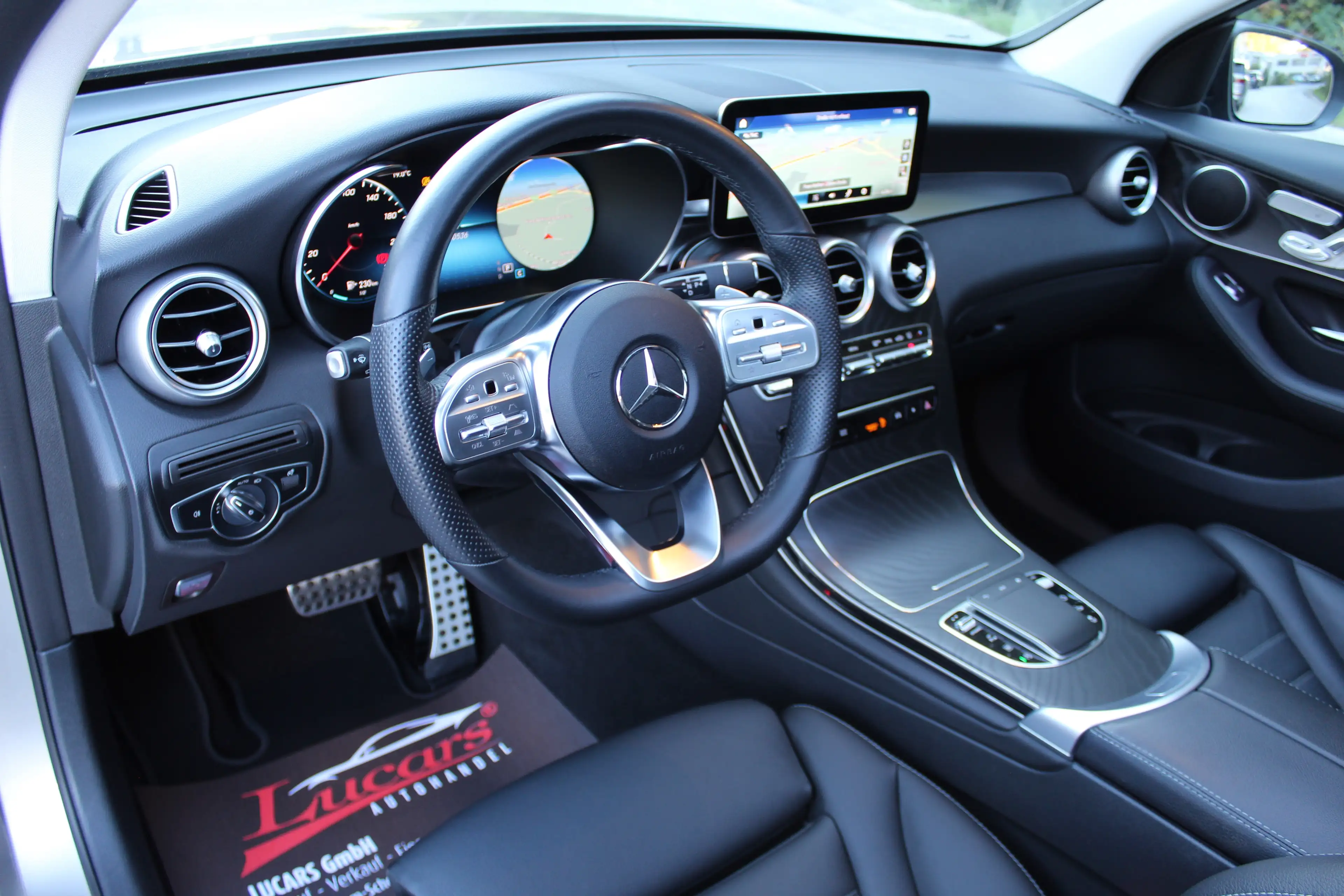 Mercedes-Benz GLC 220 d 4Matic Sport AMG Aut. ACC*LED*PANO*360*LEDER*NAVI*NIGHT-PAKET*1 BESITZ* — photo 8
