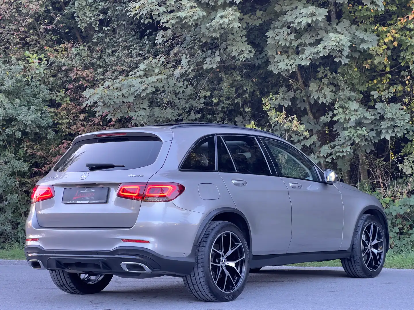 Mercedes-Benz GLC 220 d 4Matic Sport AMG Aut. ACC*LED*PANO*360*LEDER*NAVI*NIGHT-PAKET*1 BESITZ* Grau - 2