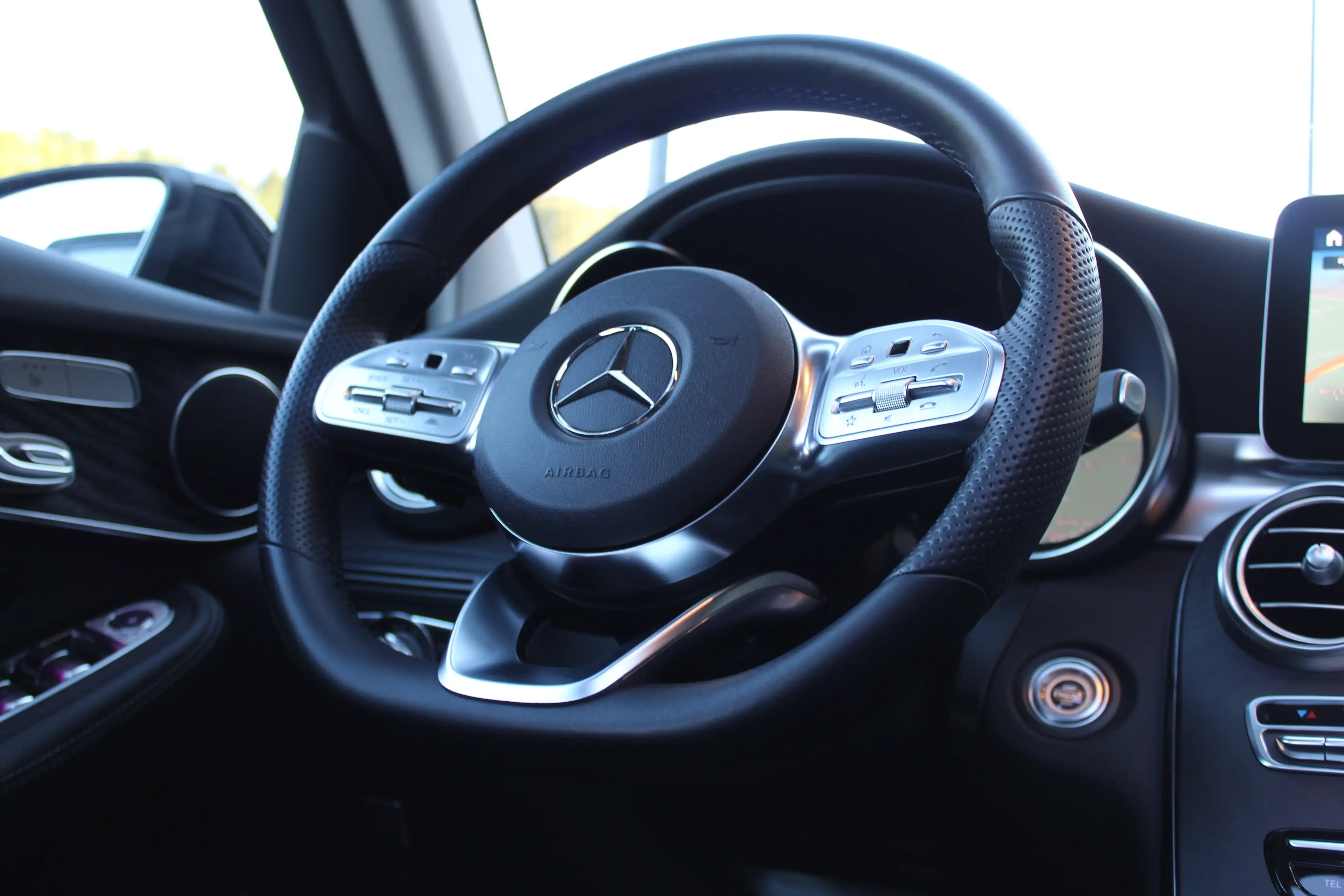 Mercedes-Benz GLC 220 d 4Matic Sport AMG Aut. ACC*LED*PANO*360*LEDER*NAVI*NIGHT-PAKET*1 BESITZ* — photo 9