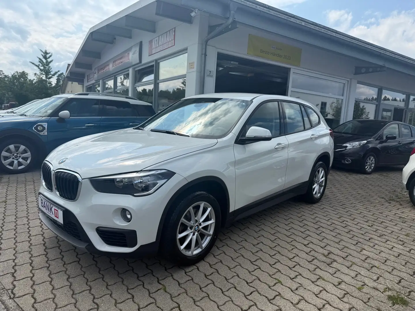 BMW X1 sDrive 18 d Blanc - 2