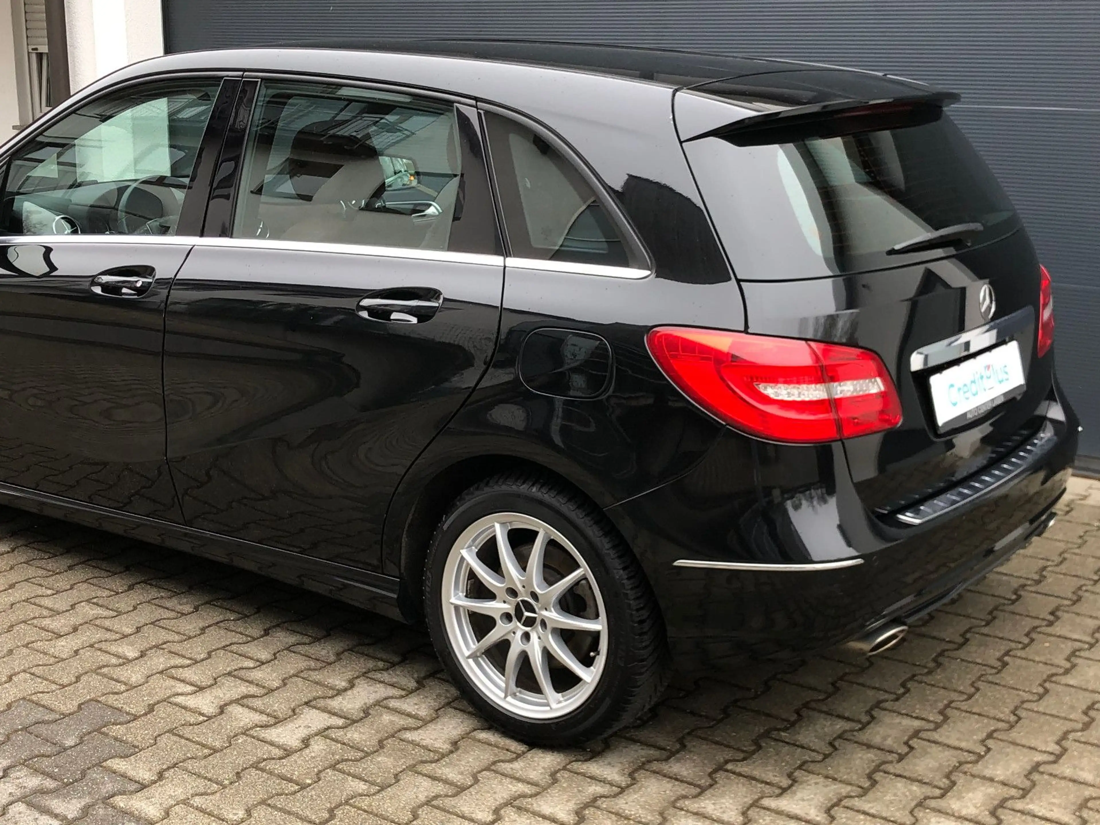 Mercedes-Benz B 220 d Leder Navi BiXenon Kamera SHZ AHK PDC — photo 10