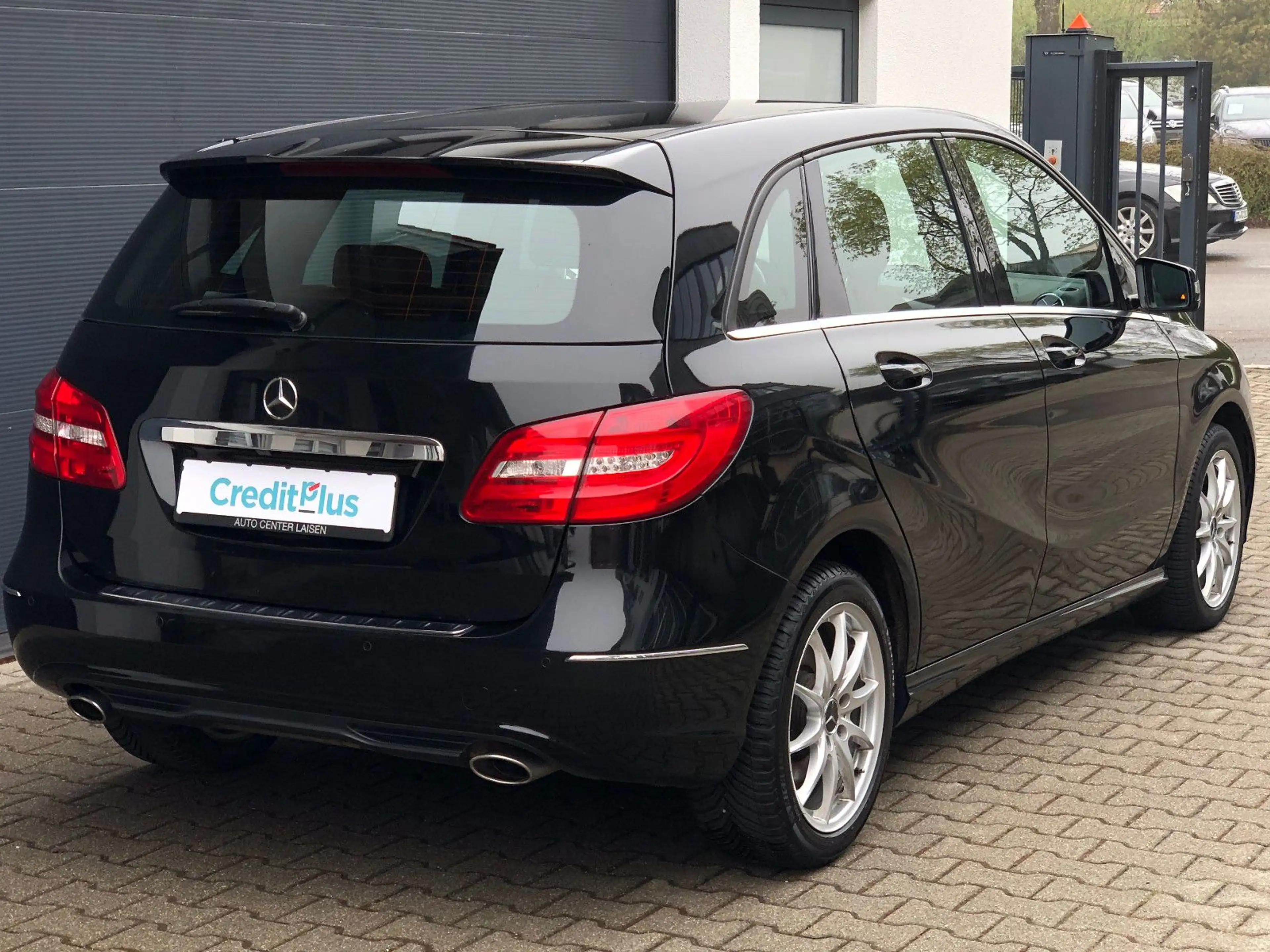 Mercedes-Benz B 220 d Leder Navi BiXenon Kamera SHZ AHK PDC — photo 5