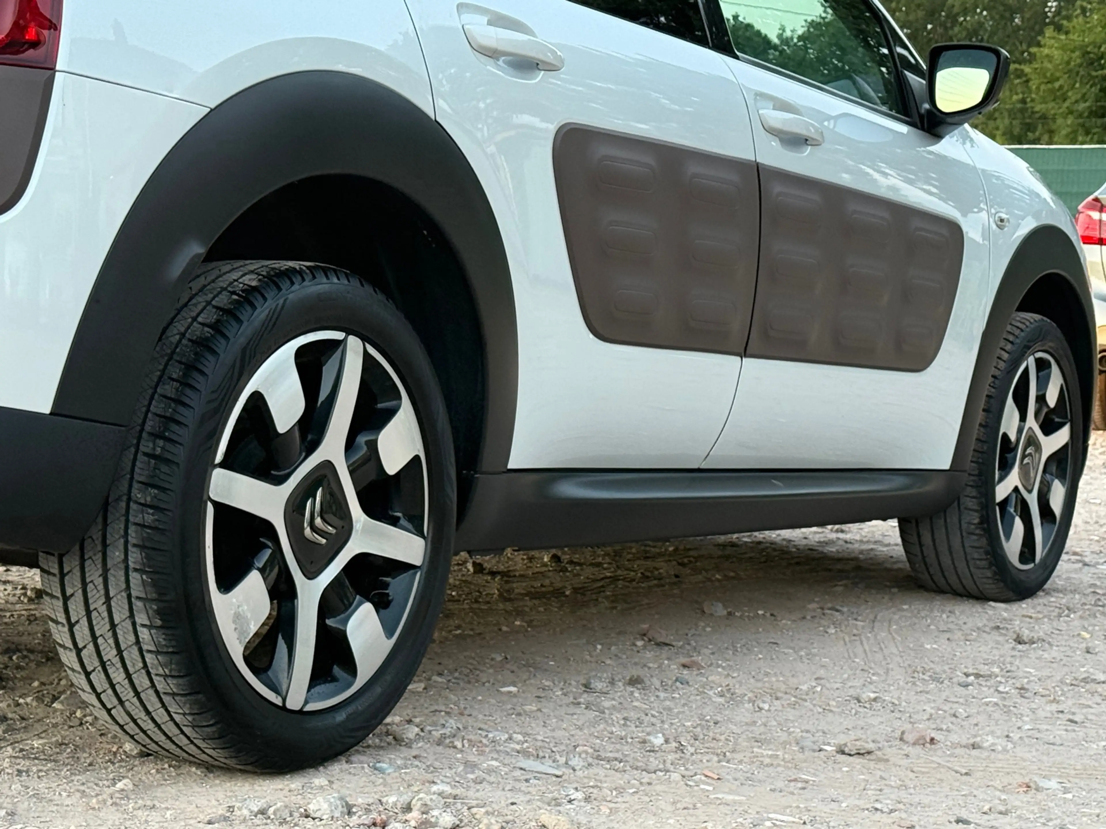 Citroen C4 Cactus 1.2 e-VTi Shine/ AUTOMAAT/ PARELMOERWIT — photo 13