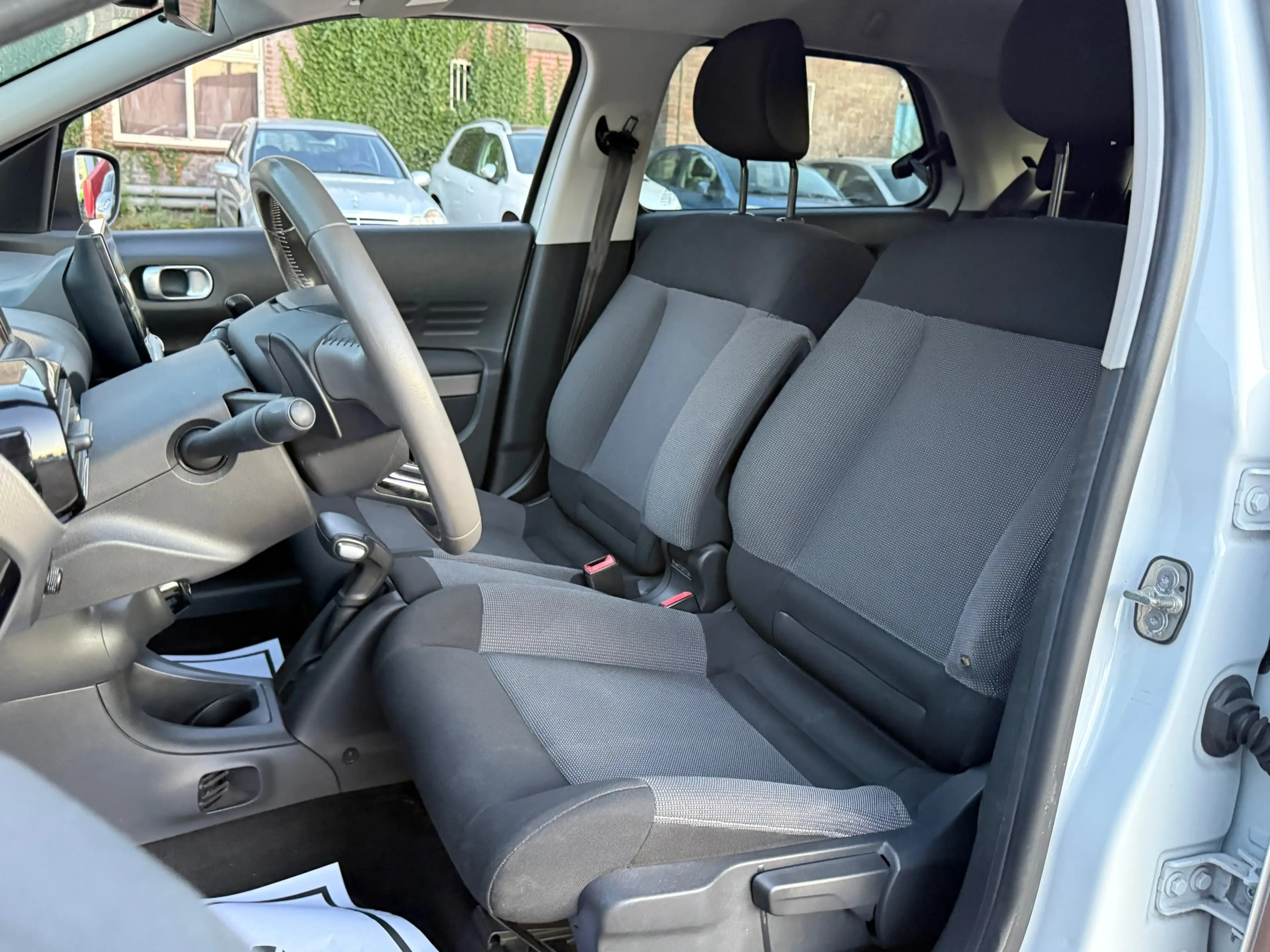 Citroen C4 Cactus 1.2 e-VTi Shine/ AUTOMAAT/ PARELMOERWIT — photo 33
