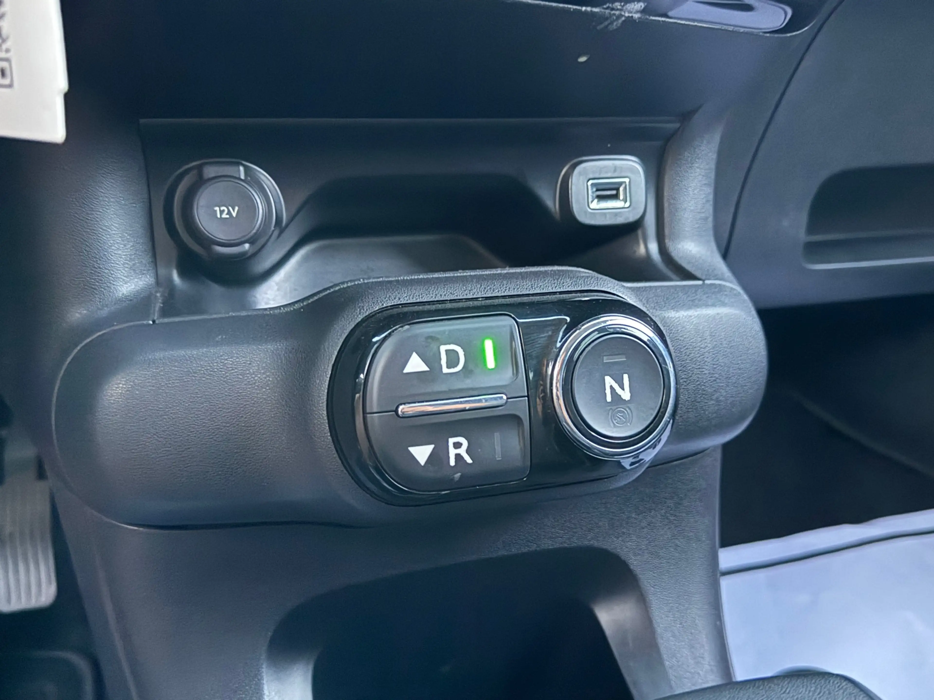Citroen C4 Cactus 1.2 e-VTi Shine/ AUTOMAAT/ PARELMOERWIT — photo 32