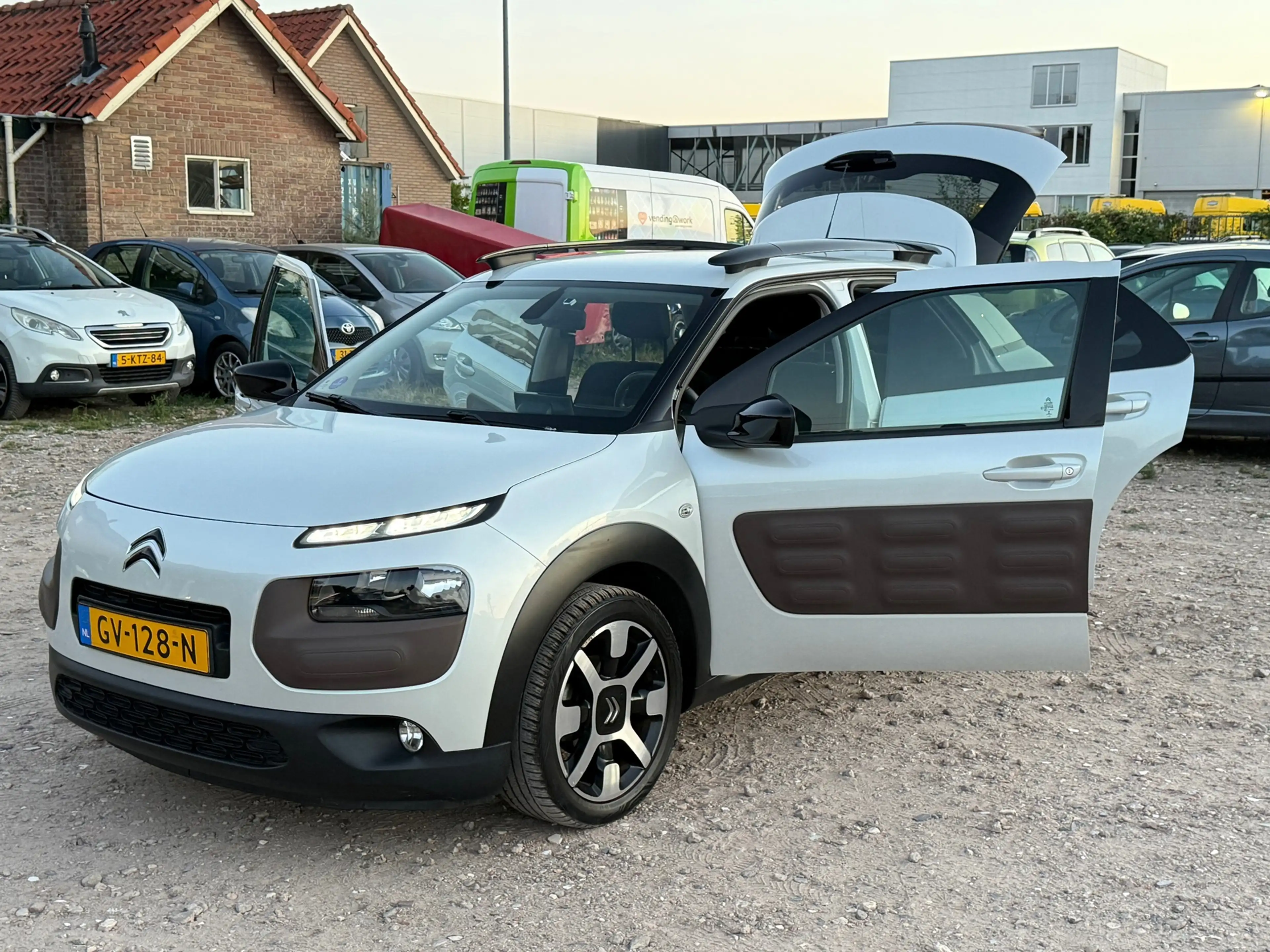 Citroen C4 Cactus 1.2 e-VTi Shine/ AUTOMAAT/ PARELMOERWIT — photo 20