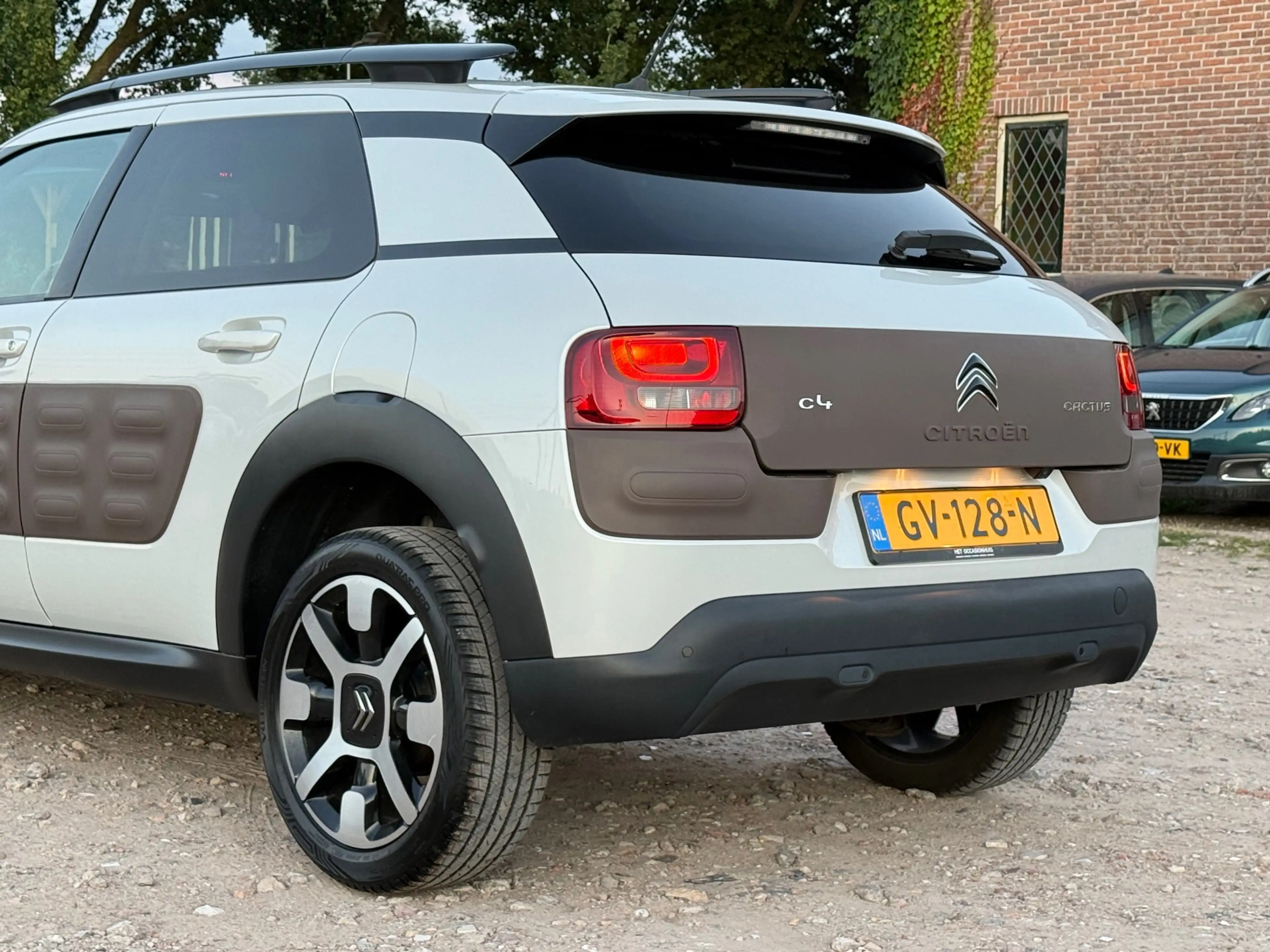Citroen C4 Cactus 1.2 e-VTi Shine/ AUTOMAAT/ PARELMOERWIT — photo 9