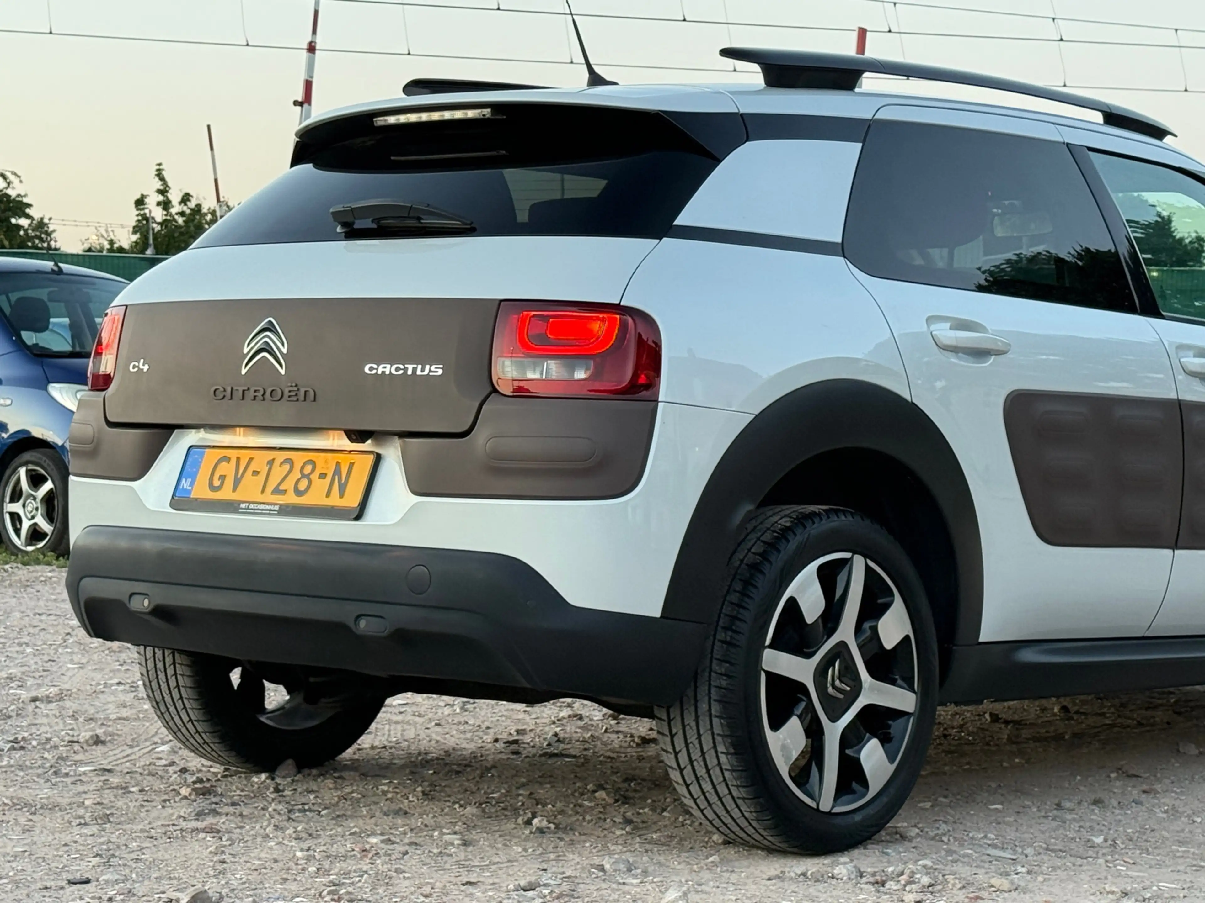 Citroen C4 Cactus 1.2 e-VTi Shine/ AUTOMAAT/ PARELMOERWIT — photo 11