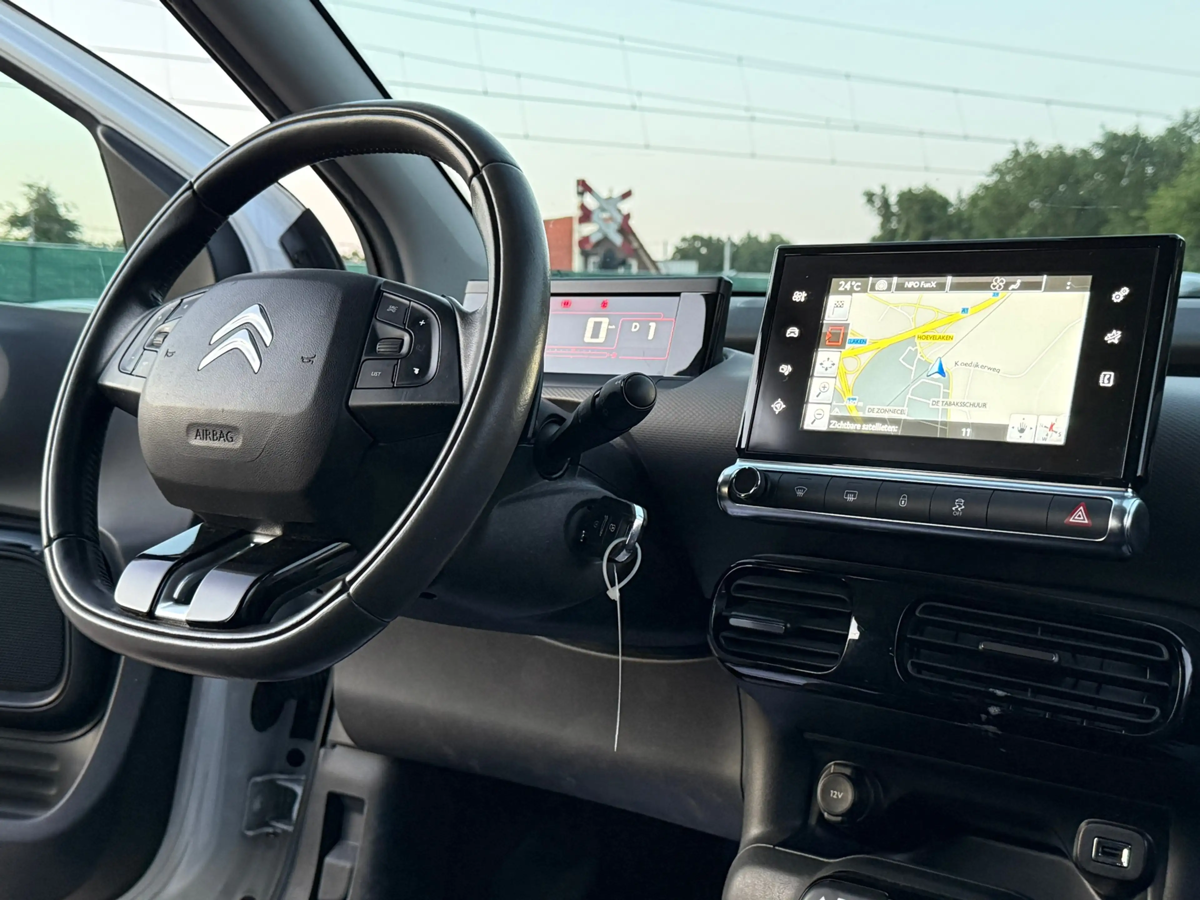 Citroen C4 Cactus 1.2 e-VTi Shine/ AUTOMAAT/ PARELMOERWIT — photo 27