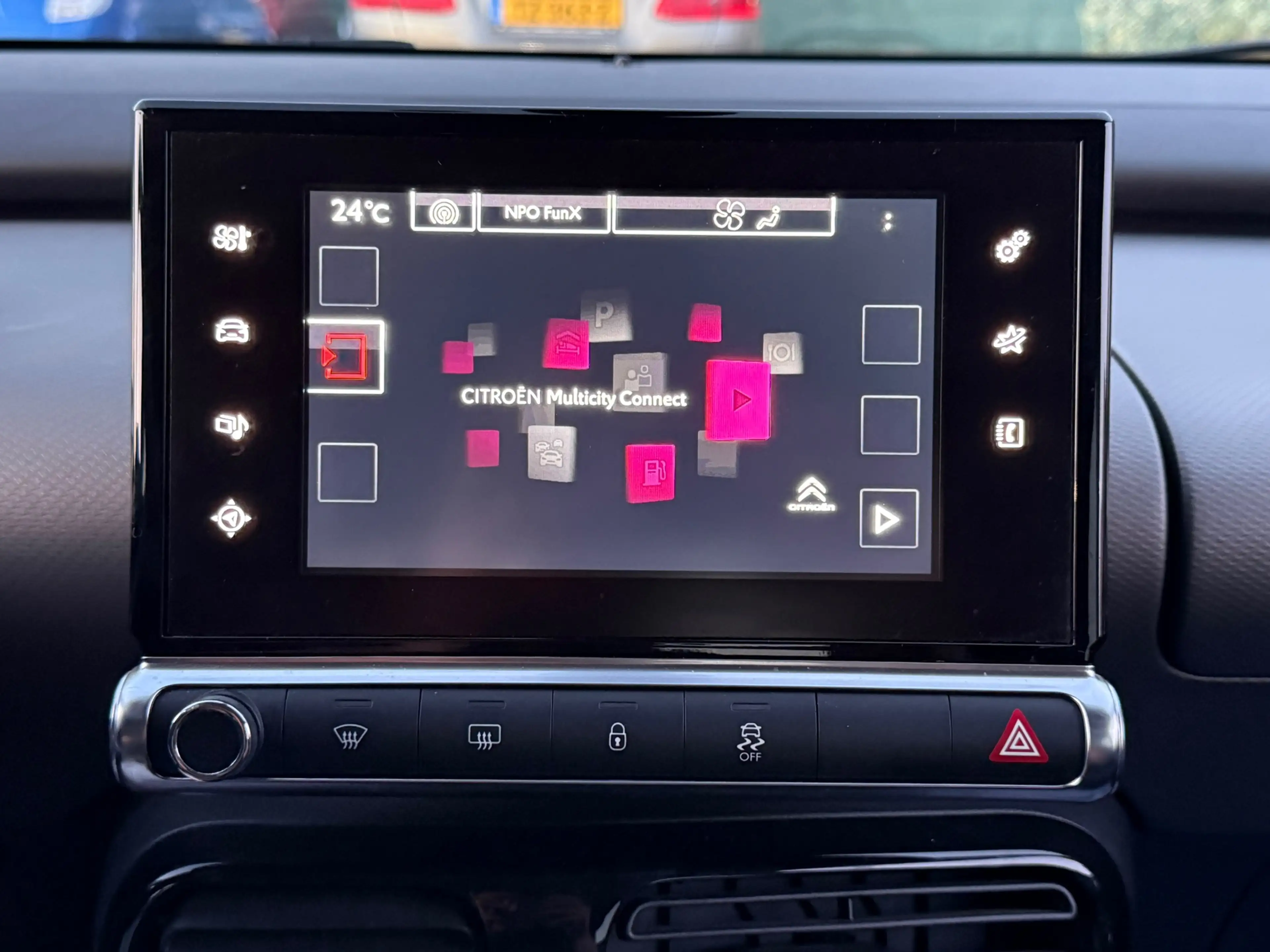 Citroen C4 Cactus 1.2 e-VTi Shine/ AUTOMAAT/ PARELMOERWIT — photo 41