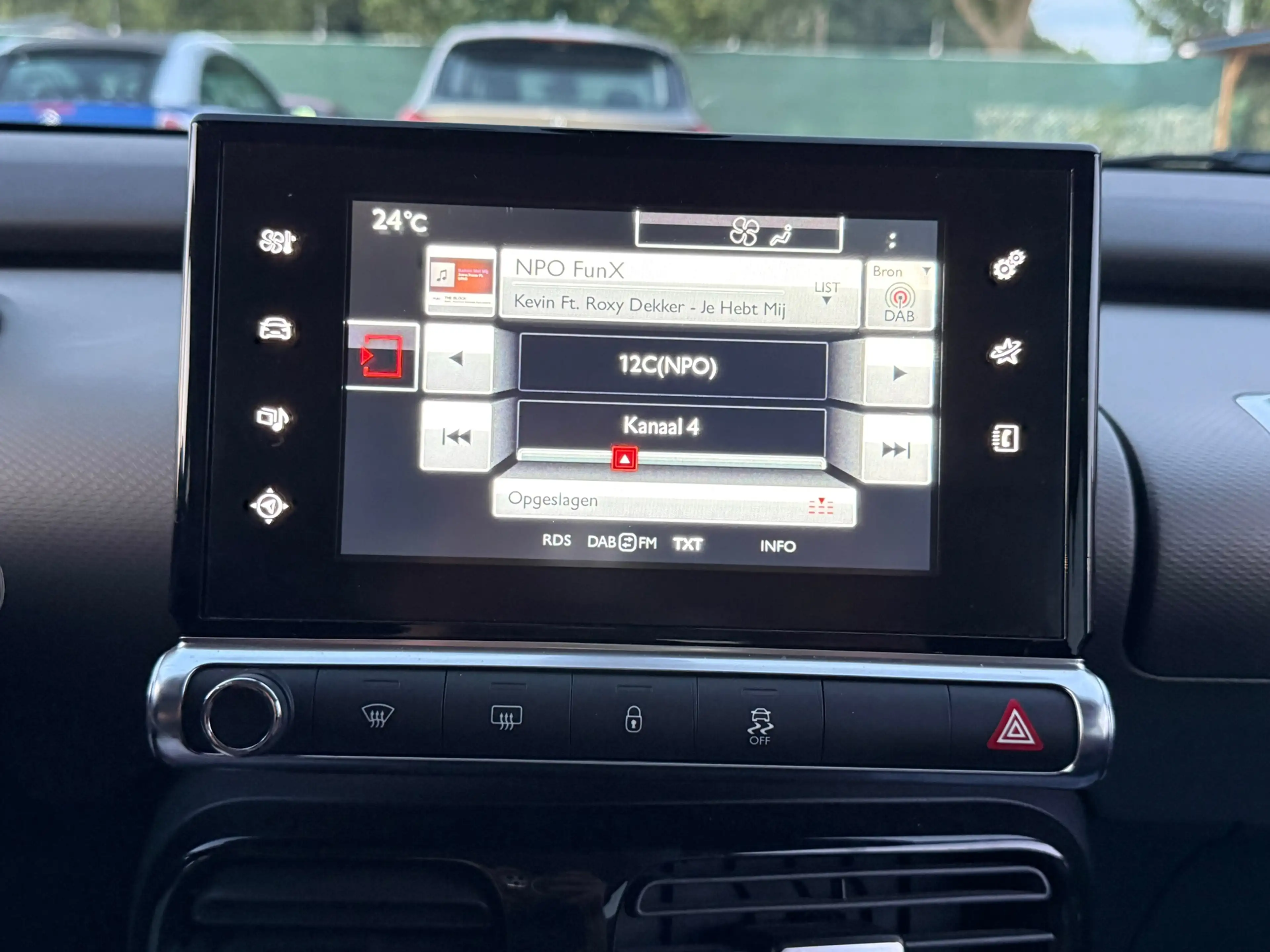 Citroen C4 Cactus 1.2 e-VTi Shine/ AUTOMAAT/ PARELMOERWIT — photo 39