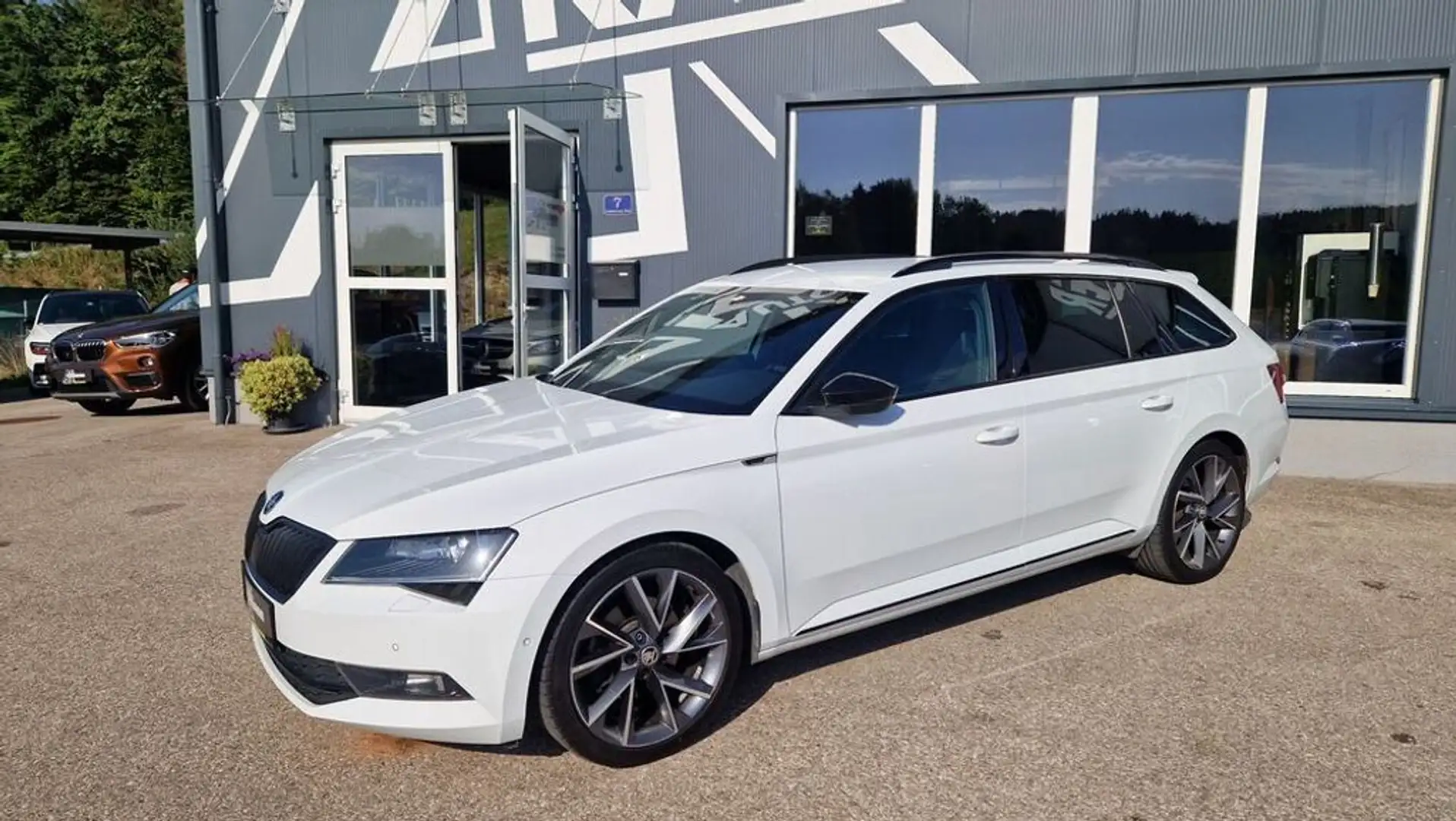 Skoda Superb Kombi DSG SportLine ''Top Ausstattung'' Weiß - 2