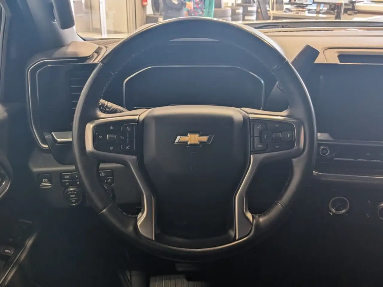 Chevrolet Silverado 1500 снимка Chevrolet Silverado 1500