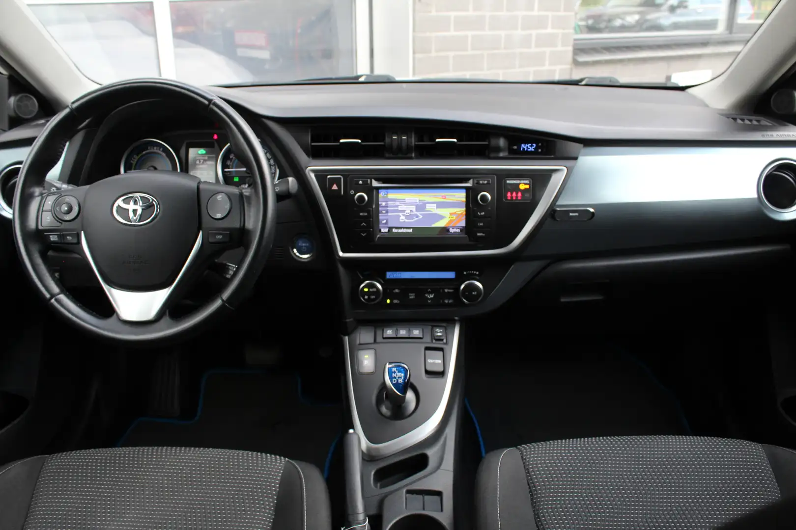 Toyota Auris 1.8 Hybrid Aspiration / Navigatie / Camera / N.A.P Білий - 2