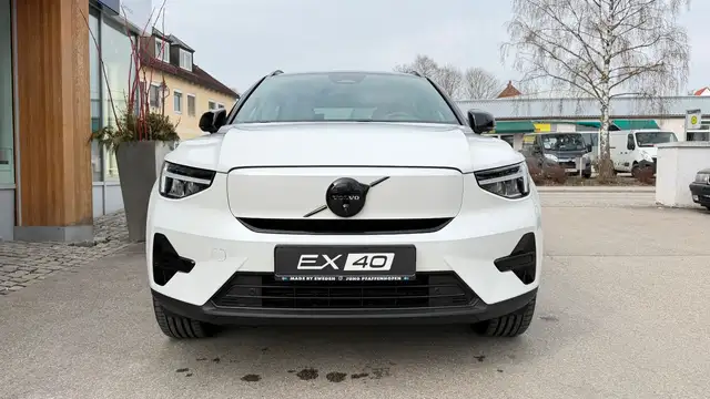 Volvo EX40 Black E. Plus Single M. Extended R./AHK/360