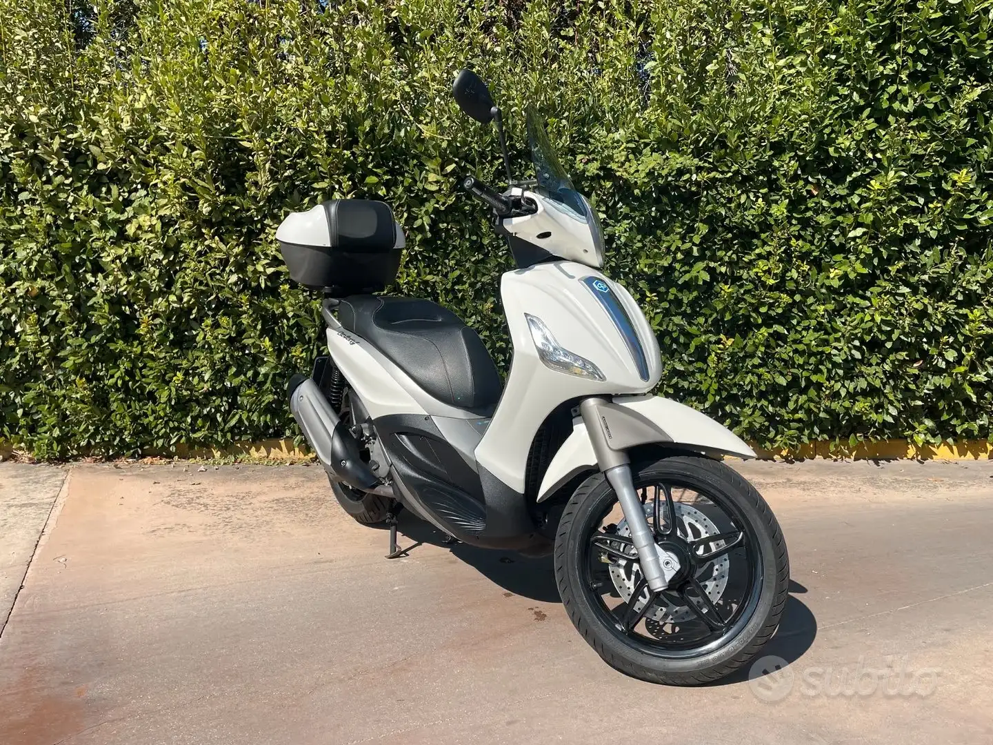 Piaggio Beverly 350 Sport Touring Alb - 2