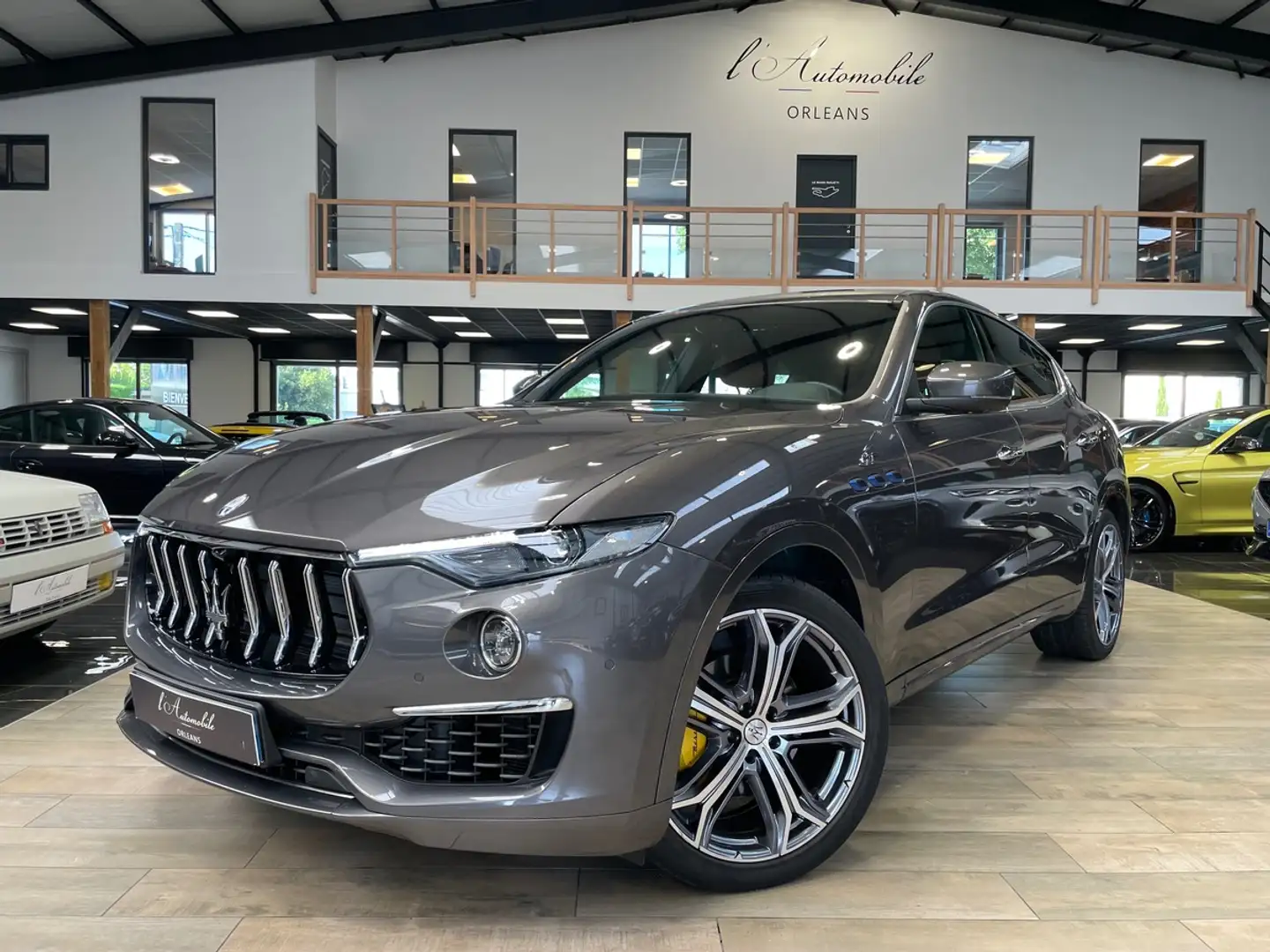 Maserati Levante GT HYBRID L4 330 / 27.950KM 1Â°MAIN llff Grau - 1