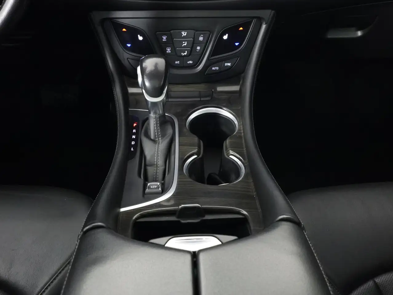 Buick Envision снимка Buick Envision