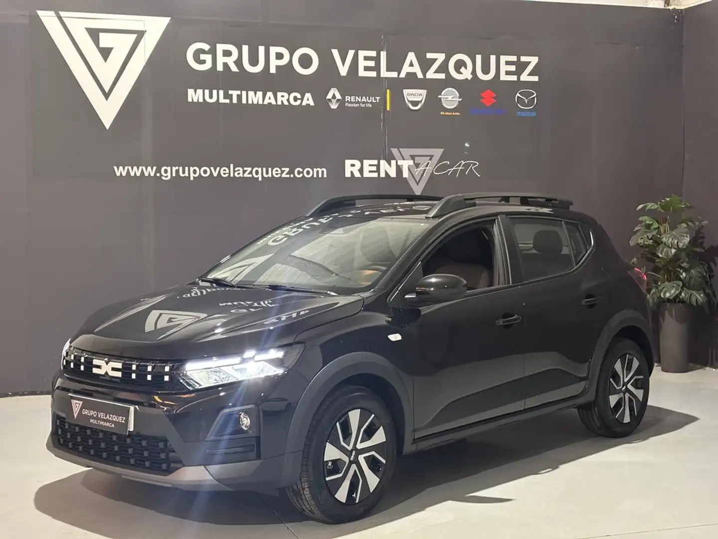 Dacia Sandero Stepway TCe Expression 110 Negro - 1