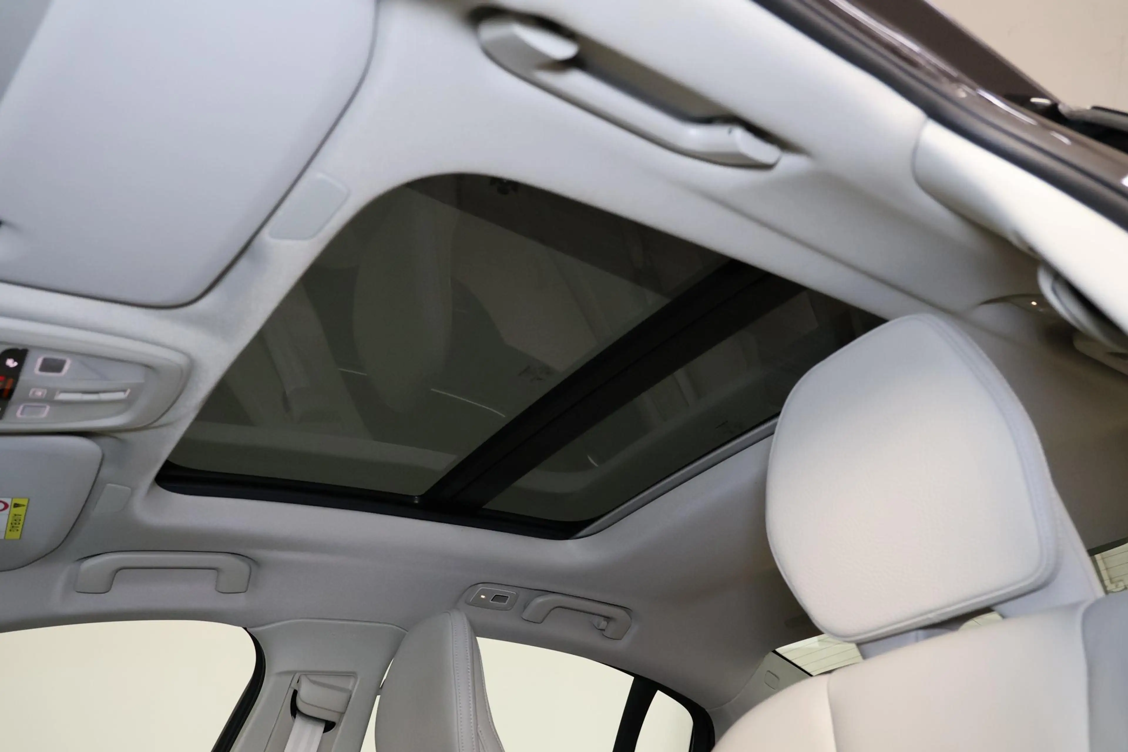 Volvo S60 2.0 Recharge T8 AWD Ultimate Bright — photo 6