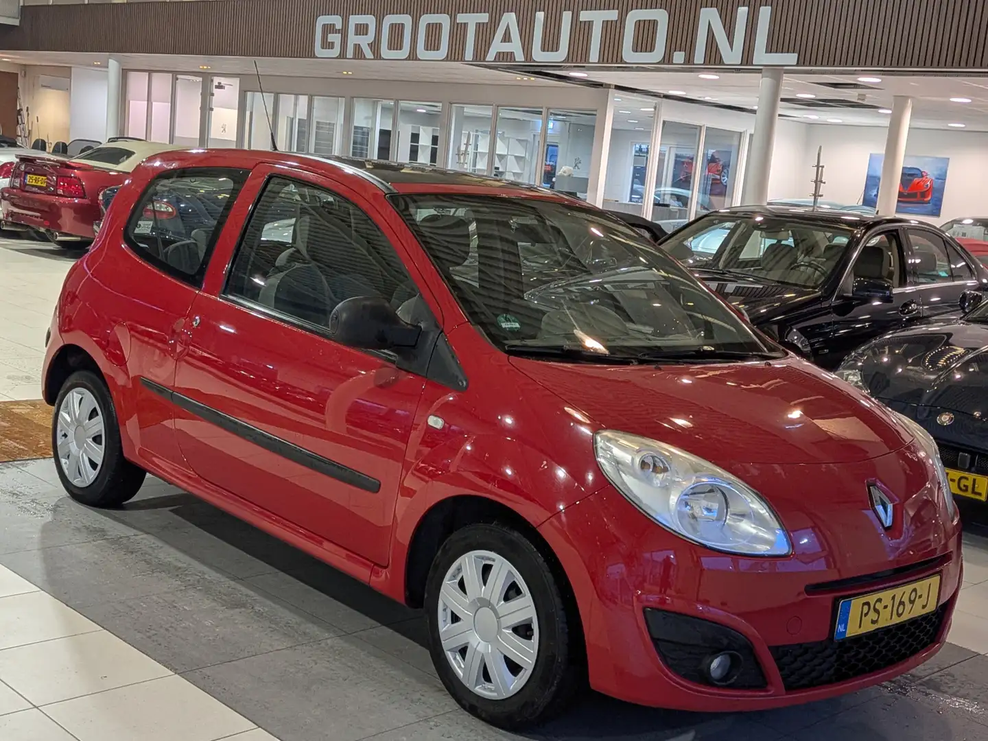 Renault Twingo 1.2 Authentique Panoramadak, NAP, Stuurbekrachtigi Rood - 1