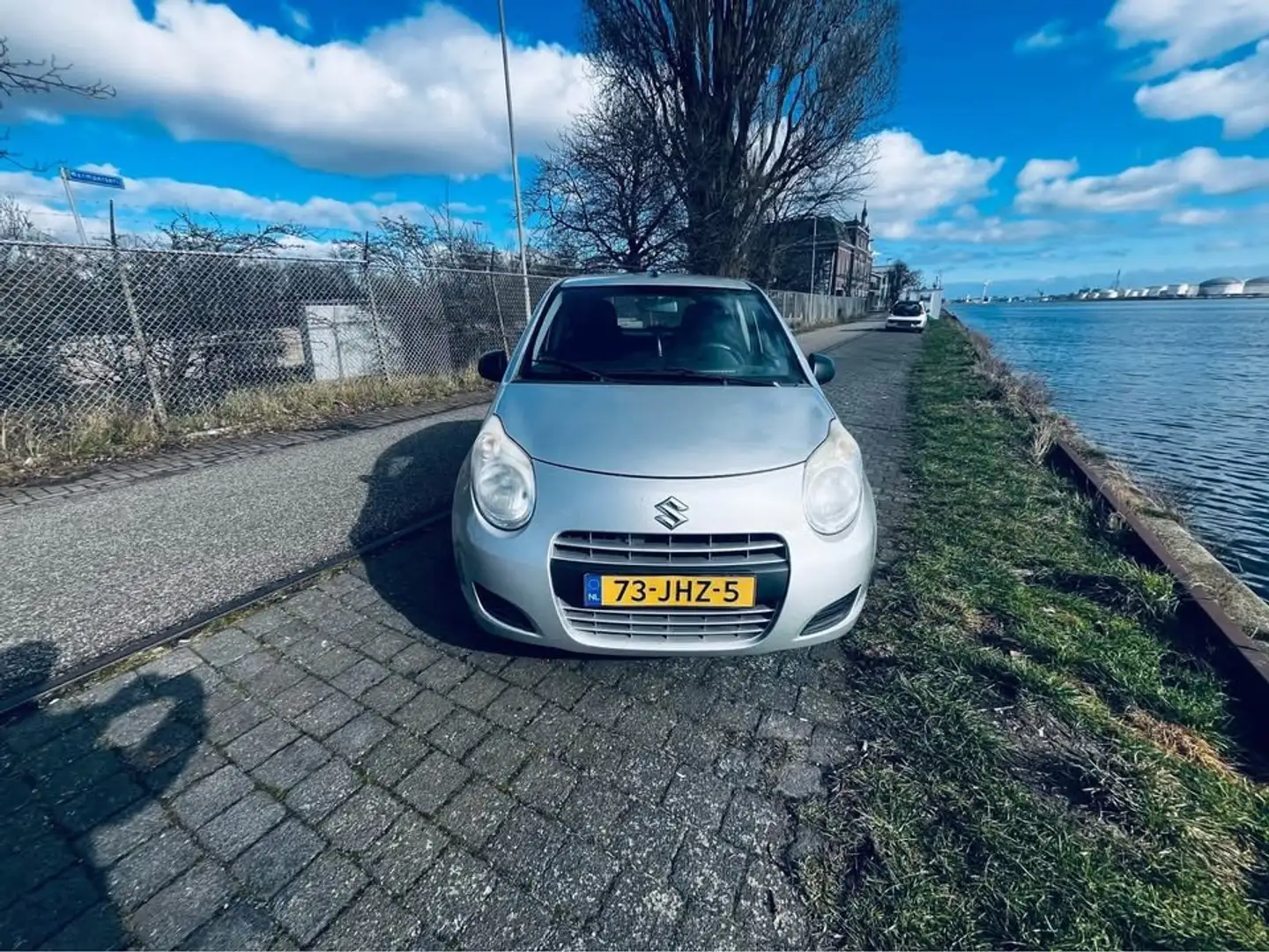 Suzuki Alto Alto 1.0 5d Airco, elek ramen Stříbrná - 1
