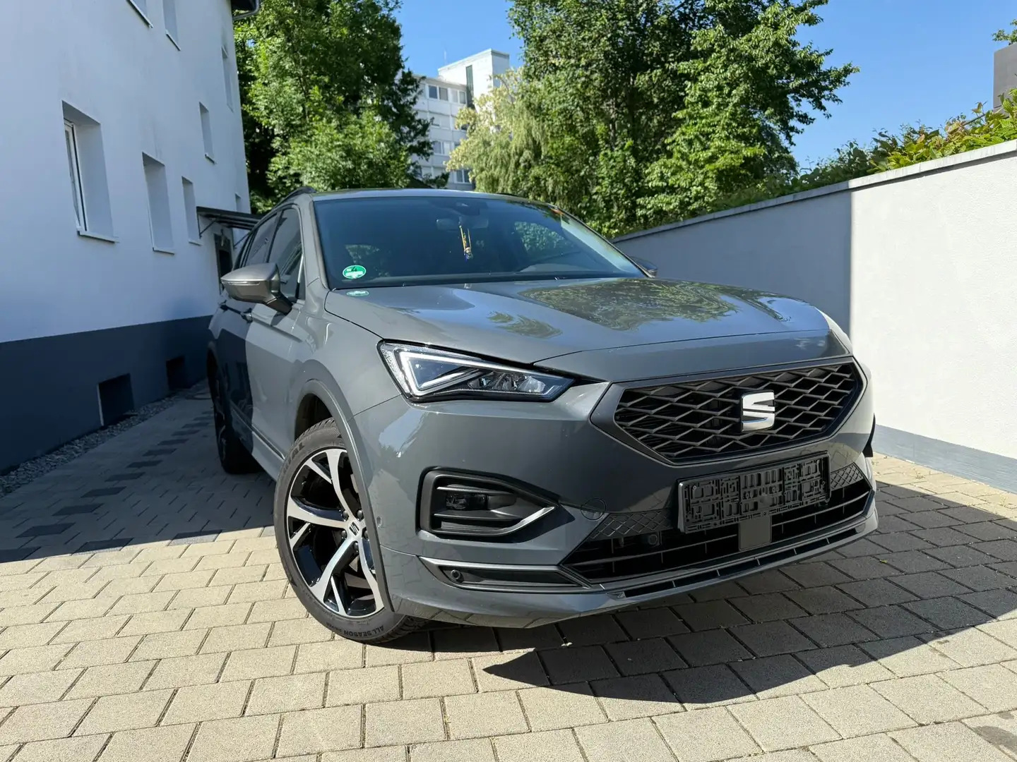 SEAT Tarraco FR 4Drive Grau - 1