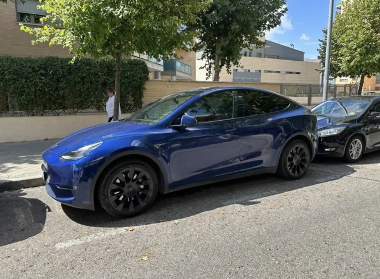 Tesla Model Y Long Range Azul - 1