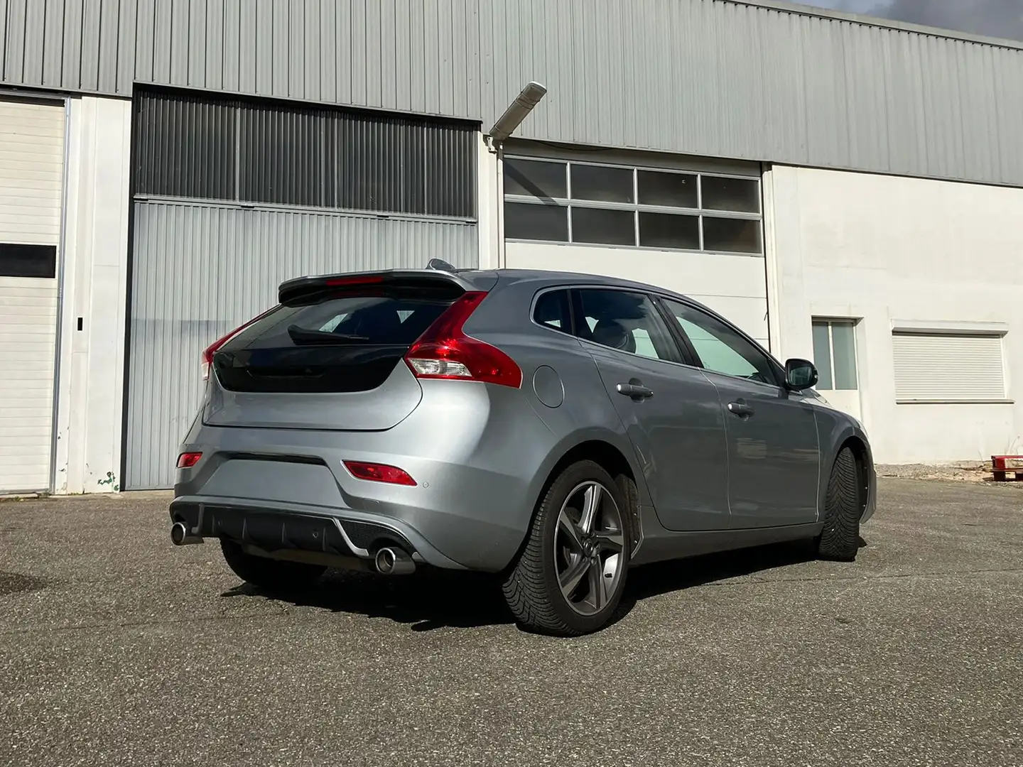 Volvo V40 V40 T5 245 Geartronic 8 R-Design Argent - 2