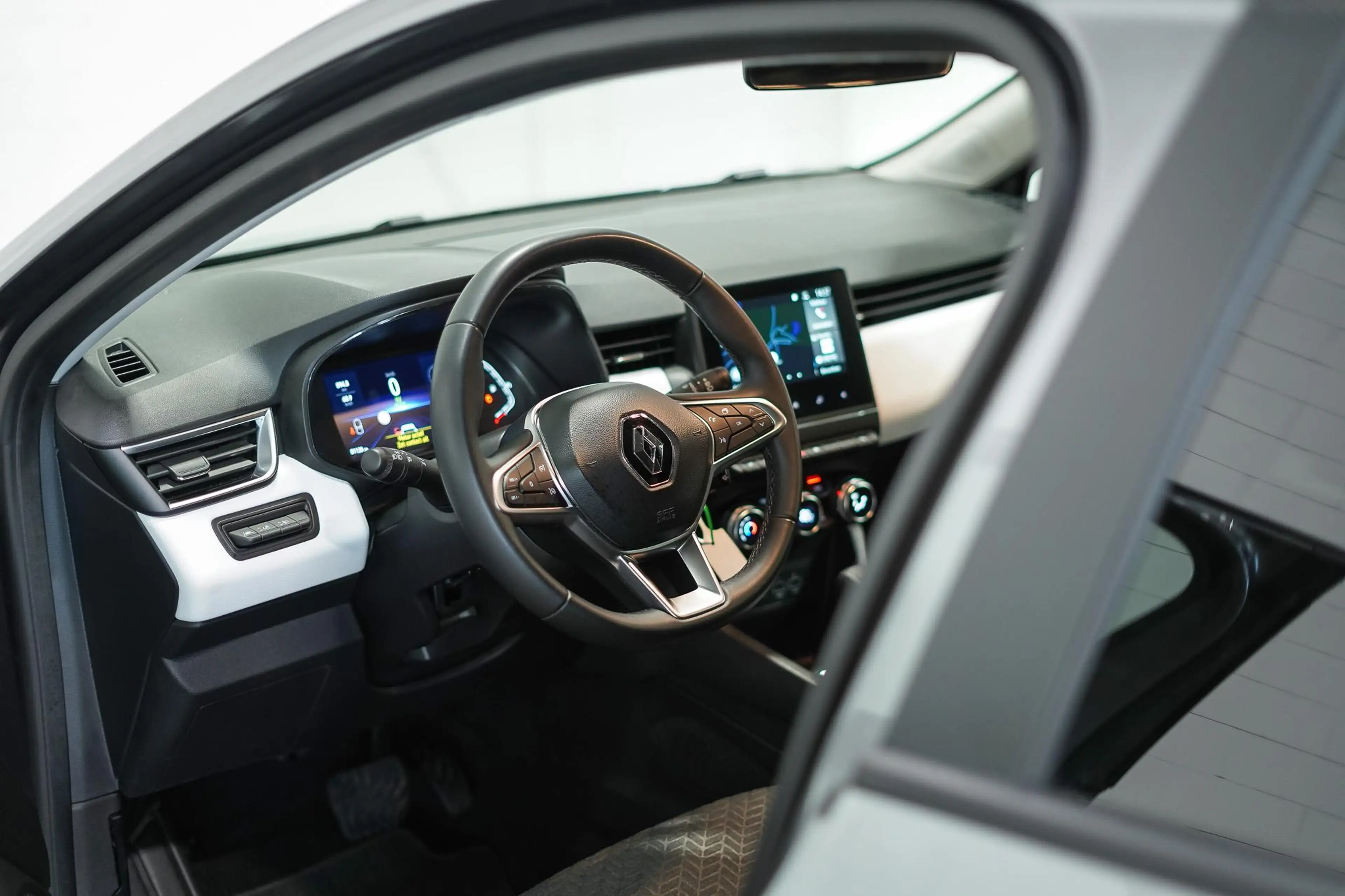 Renault Clio 1.6 E-Tech Hybrid 145 Evolution | Stoelverwarming — photo 8