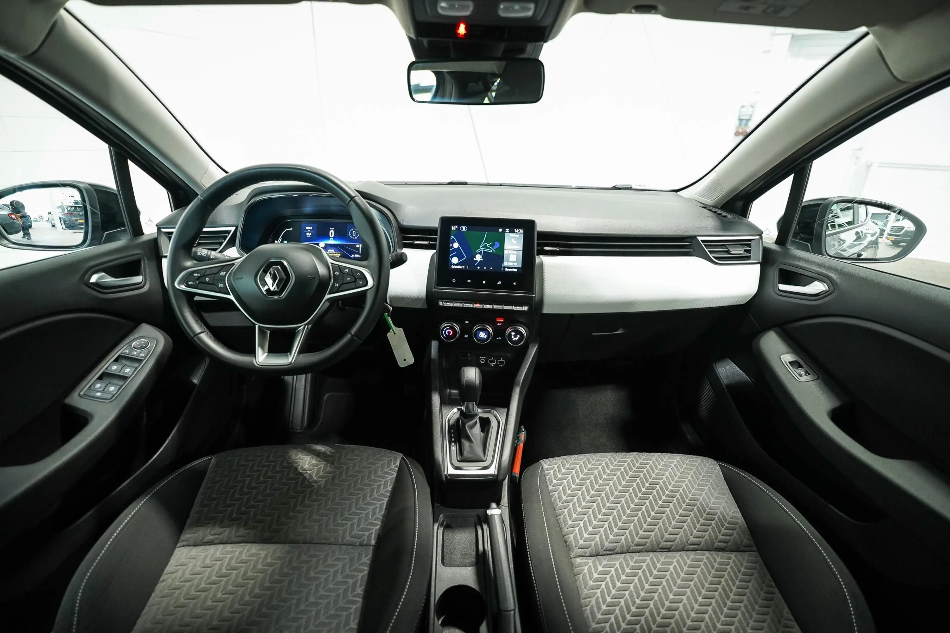 Renault Clio 1.6 E-Tech Hybrid 145 Evolution | Stoelverwarming — photo 5
