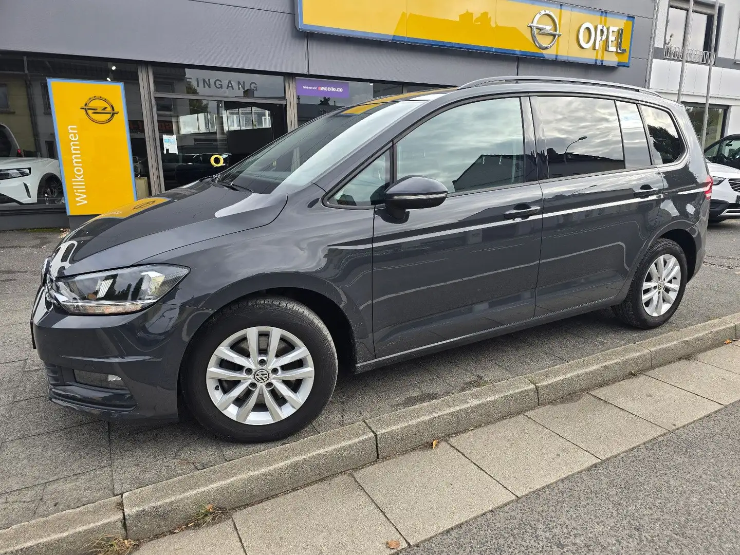 Volkswagen Touran Comfortline PANO +2 JAHRE GARANTIE+ Серый - 1
